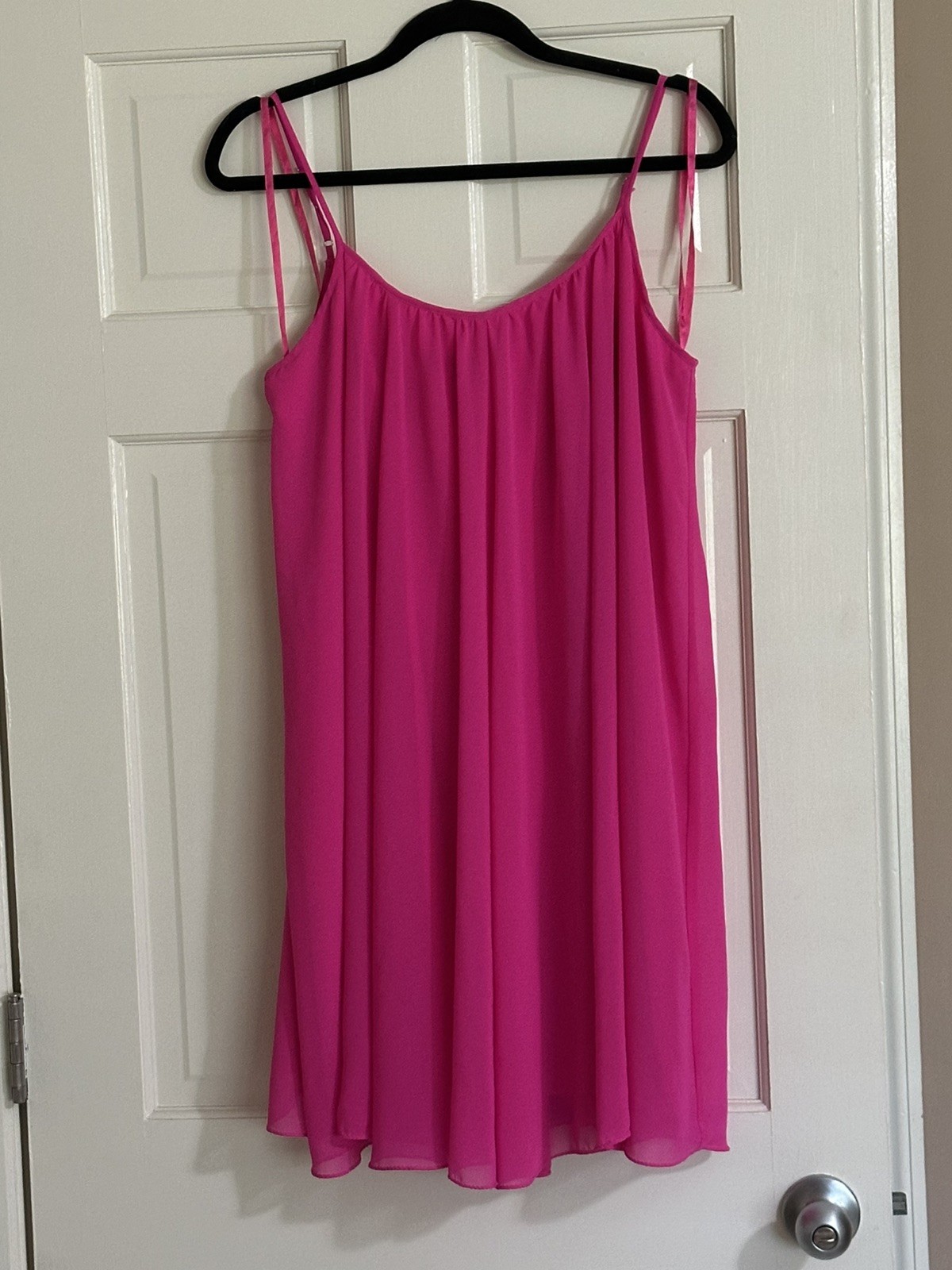 Gianni Bini Women’s Flowy Pink Pleated Pink Dress Size Large Dry Clean Only