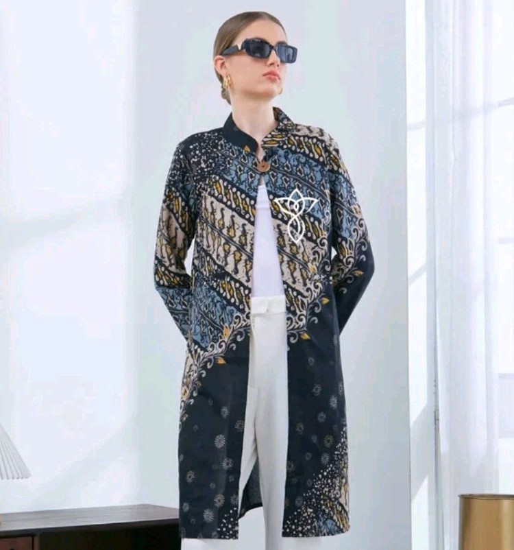 Tuzka Nameera Outer Black – premium women’s batik outer