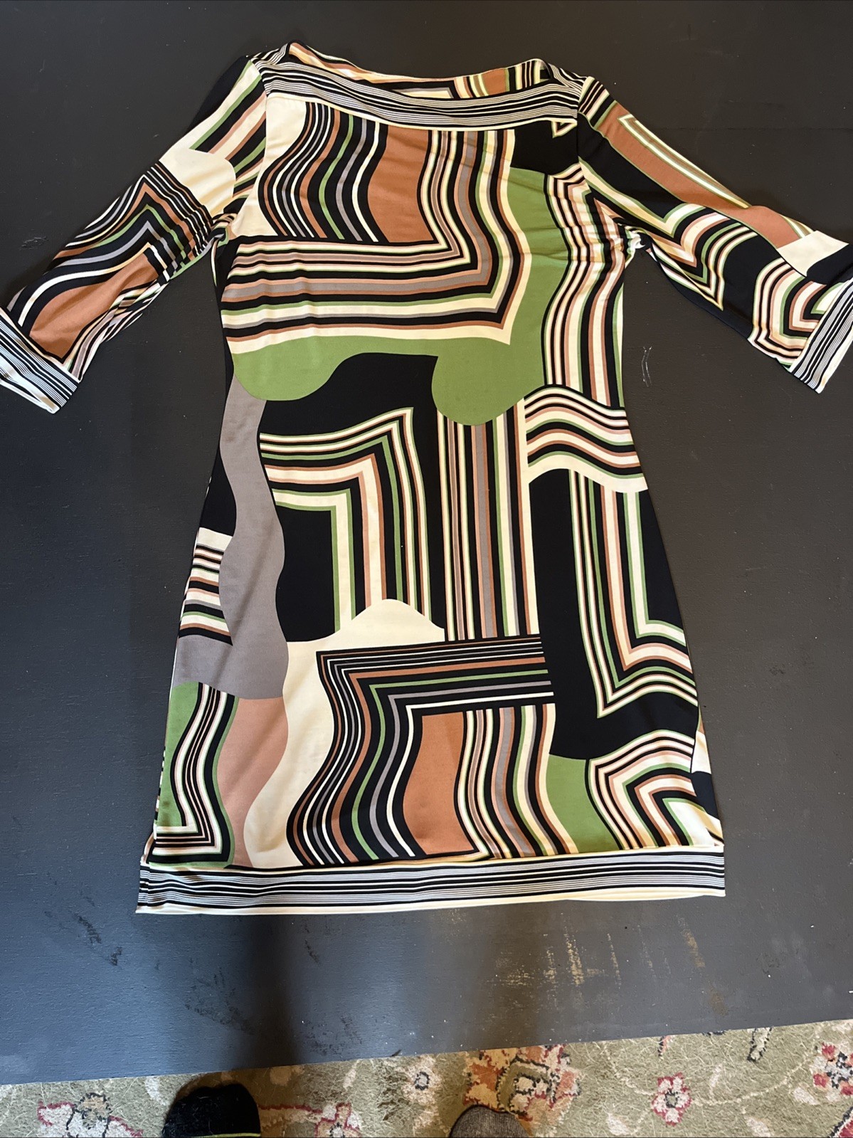 Ali Ro Abstract Retro Mod Print. Size 8. Polyester/Spandex. Excellent Condition