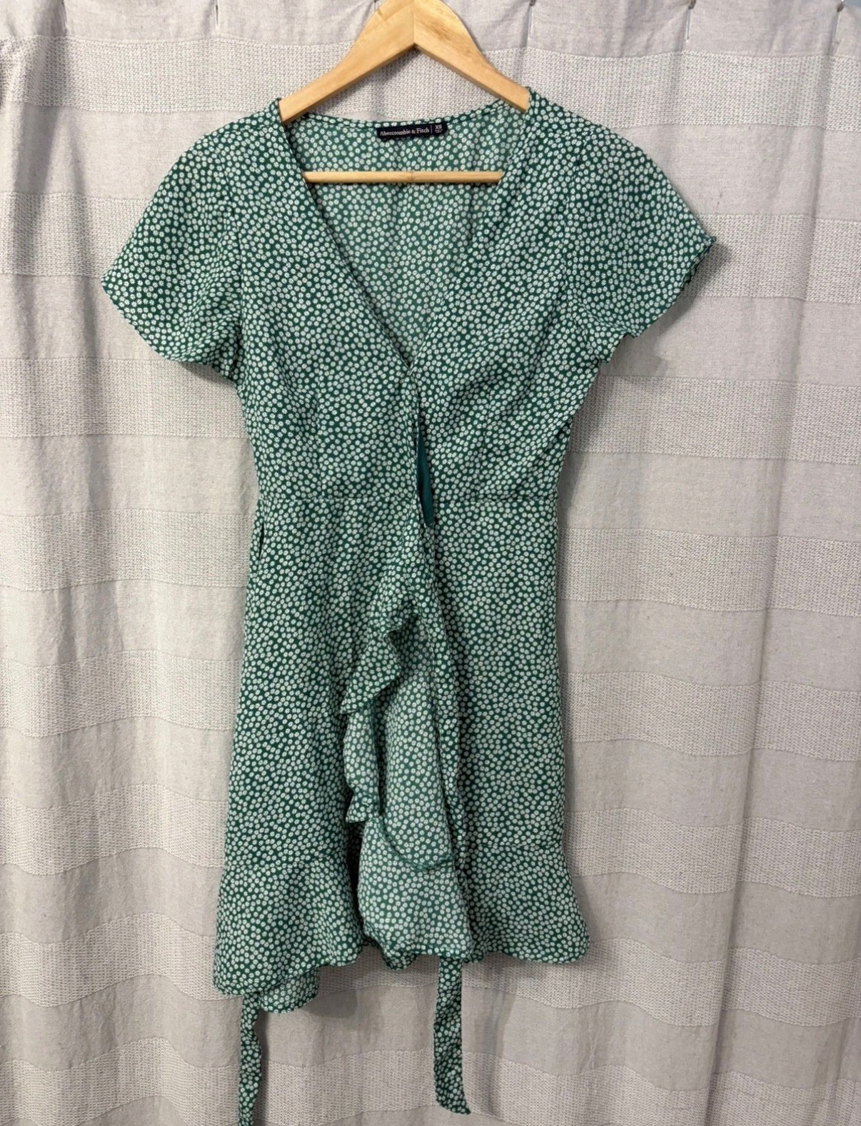 Abercrombie Fitch Green Floral Wrap Dress Women’s Size XS Short Sleeve #43