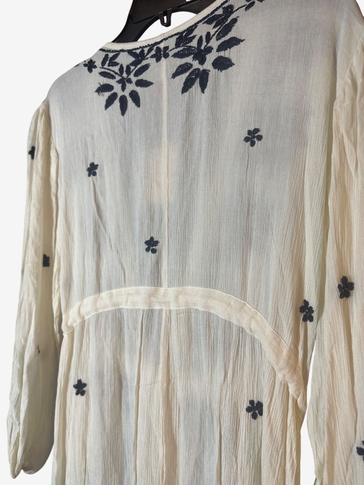 Anthro Raga Womens Embroidered Maxi Dress M/L White & Navy Boho Crinkle Fabric