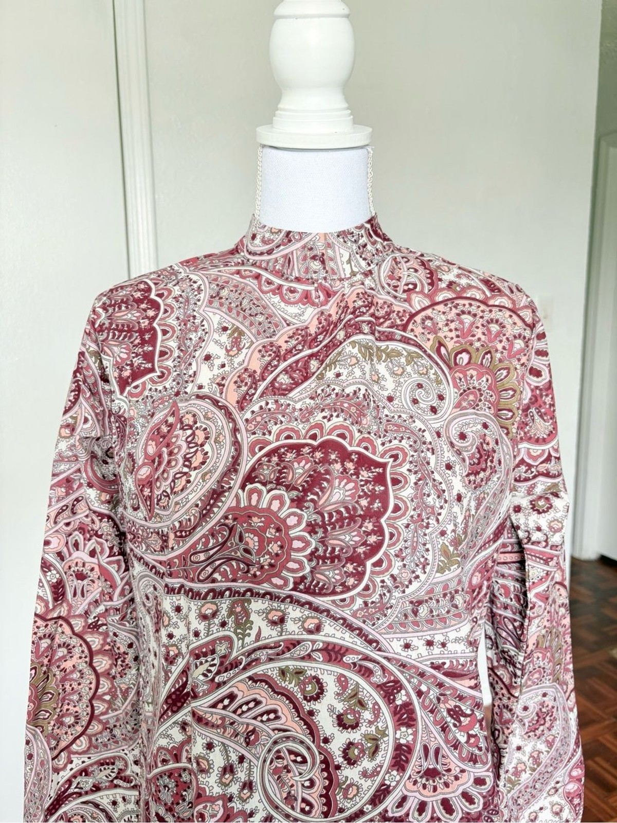 Bishop Sleeve Paisley Shift Dress in Dusty Pink size 1(36-38)