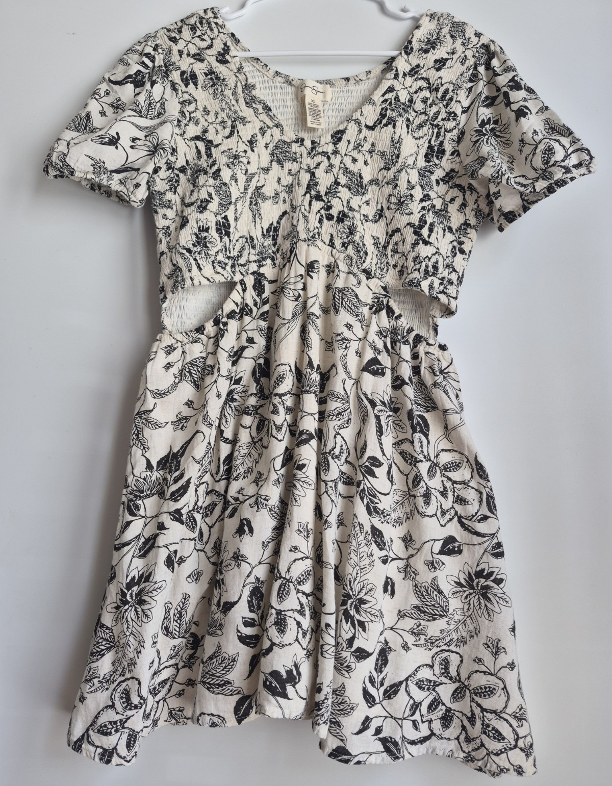 Jessica Simpson XL Beige Black Floral Smocked Square Neck Puff Sleeve Dress