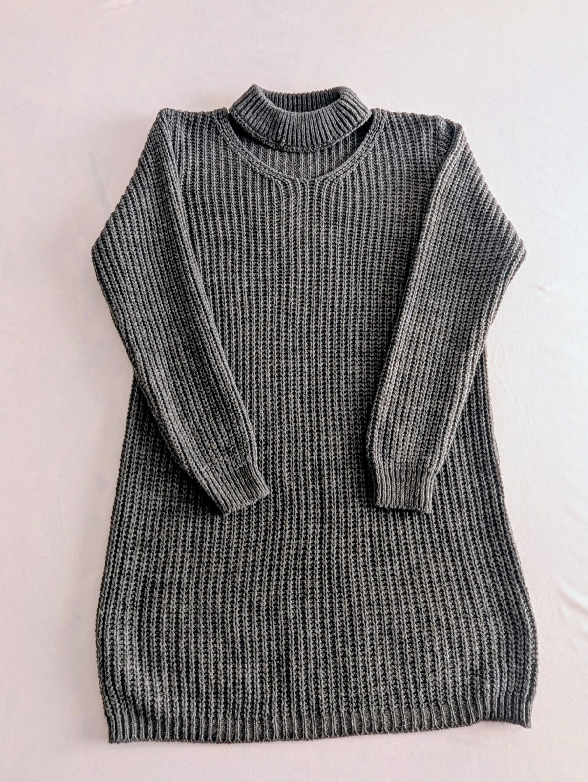 Women’s Grey turtleneck sweater V-neck Long dress with long sleeves Size M/L EUC