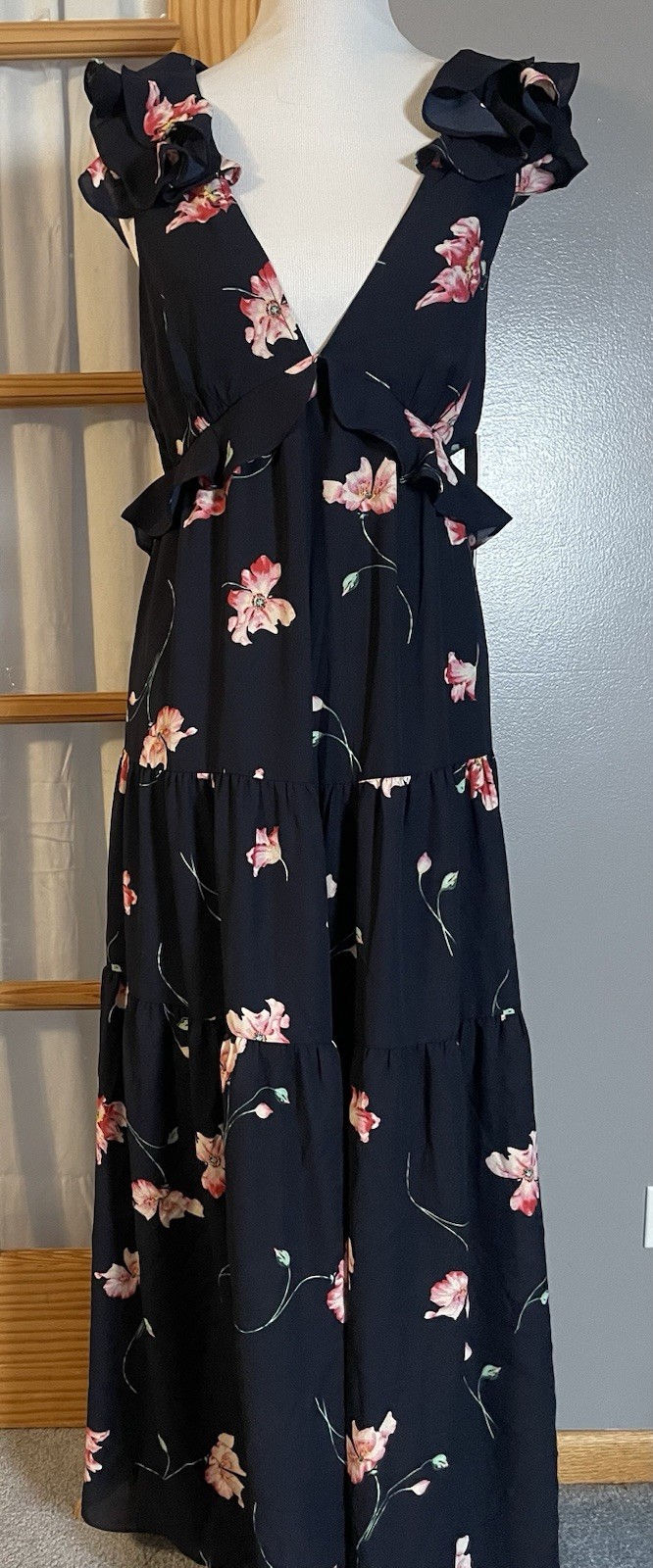 Bloomingdales Exclusive AQUA Maxi Dress L Tiered Floral Pink Plunging Neck Boho