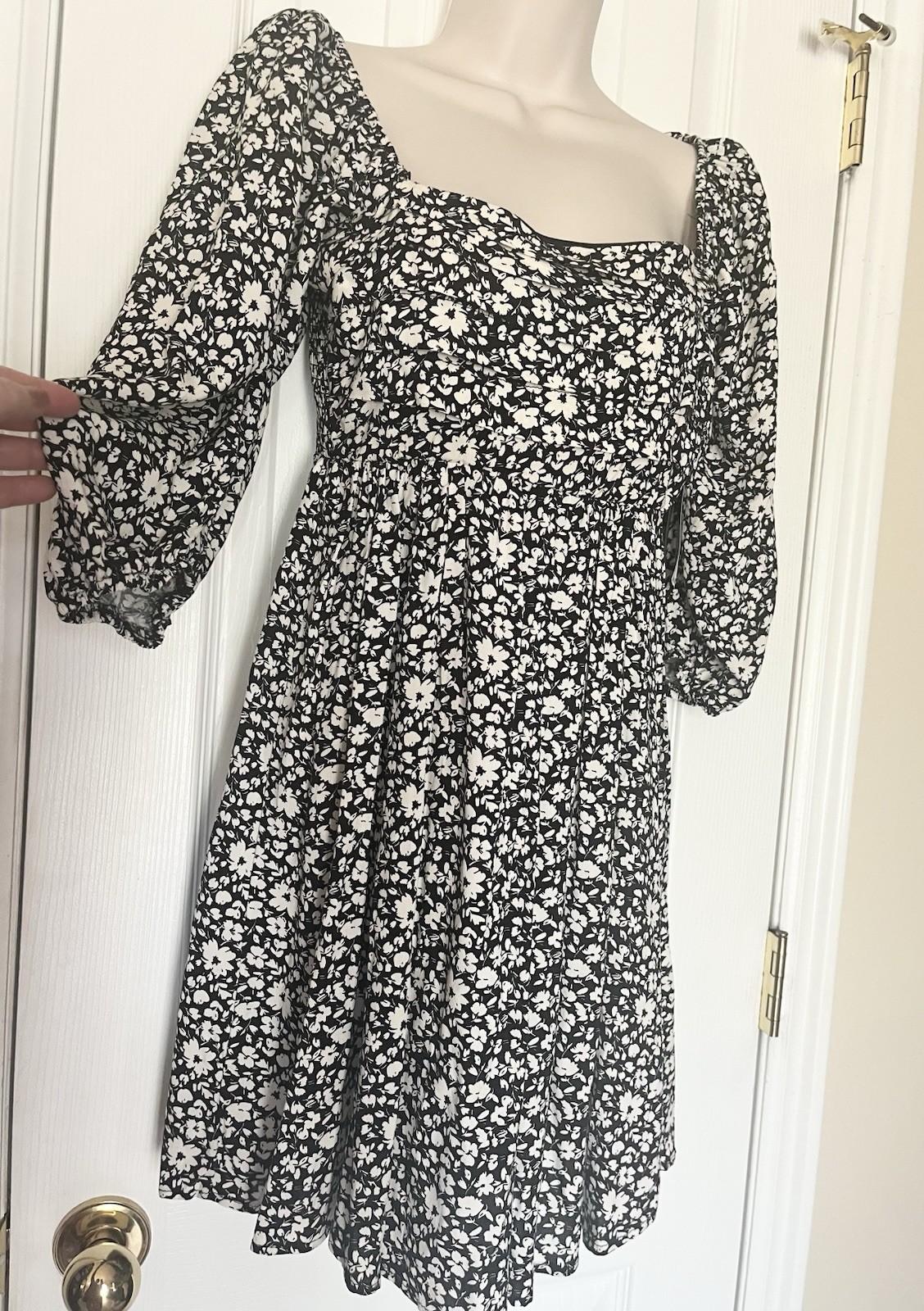 Peasant Dress NWT – Size Medium – Half Sleeves – Black & White Print
