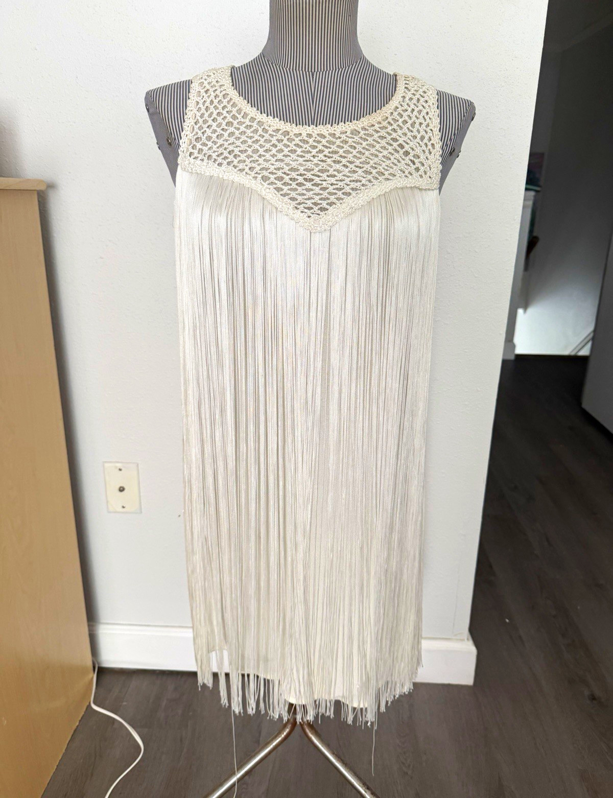 GUESS Ivory Crochet Yoke Fringe Shift Dress Sleeveless Knee Length Size S