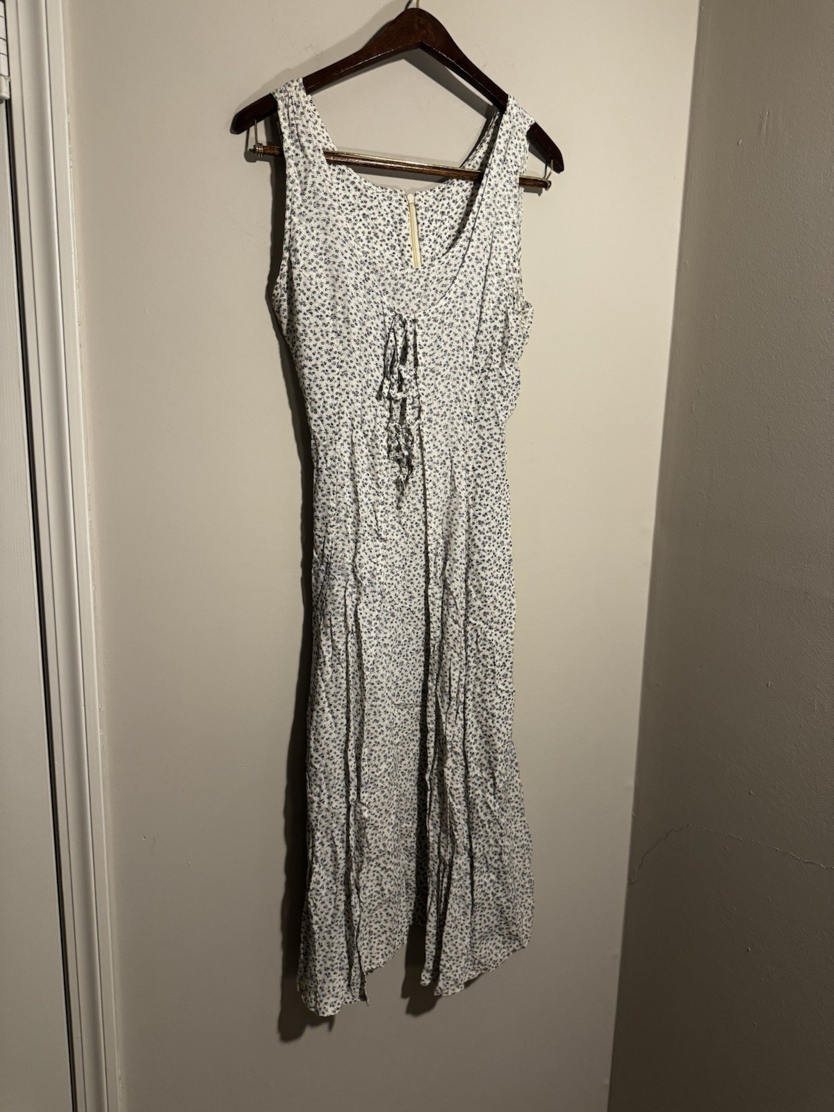 Axara Paris Sleeveless White With Blue Flower Sun Dress Sz UK 44/US 12 Designer
