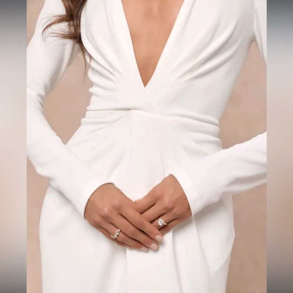 NWT- Stunning Romance White Long Sleeve Mermaid Dress *with imperfections*