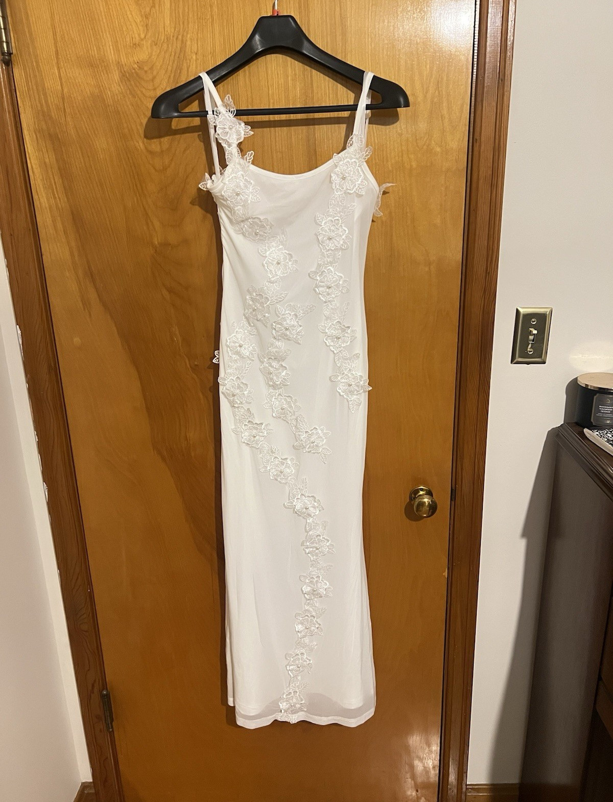 One and Only collective White Lace Applique Spaghetti Strap Lined Maxi Dress 8