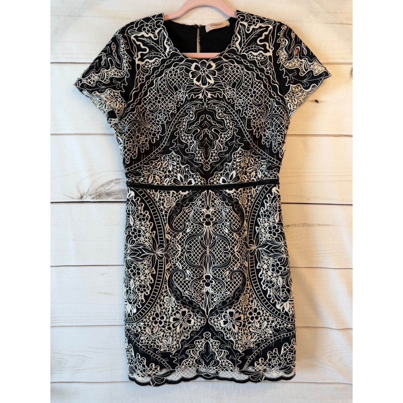Twinset Milano Black Ivory Embroidered Lace Sheath Dress Short Sleeve Size 42