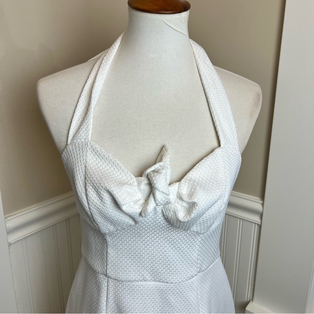 Trina Turk White Halter Mini Dress Textured Piqué Knot Front Size 4
