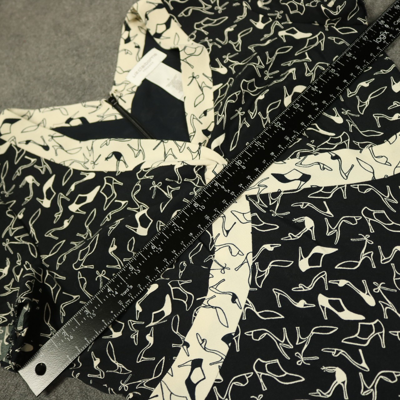 Liz Claiborne Shoes Print V-Neck Knee-Length Dress Short Sleeve Black & White 6