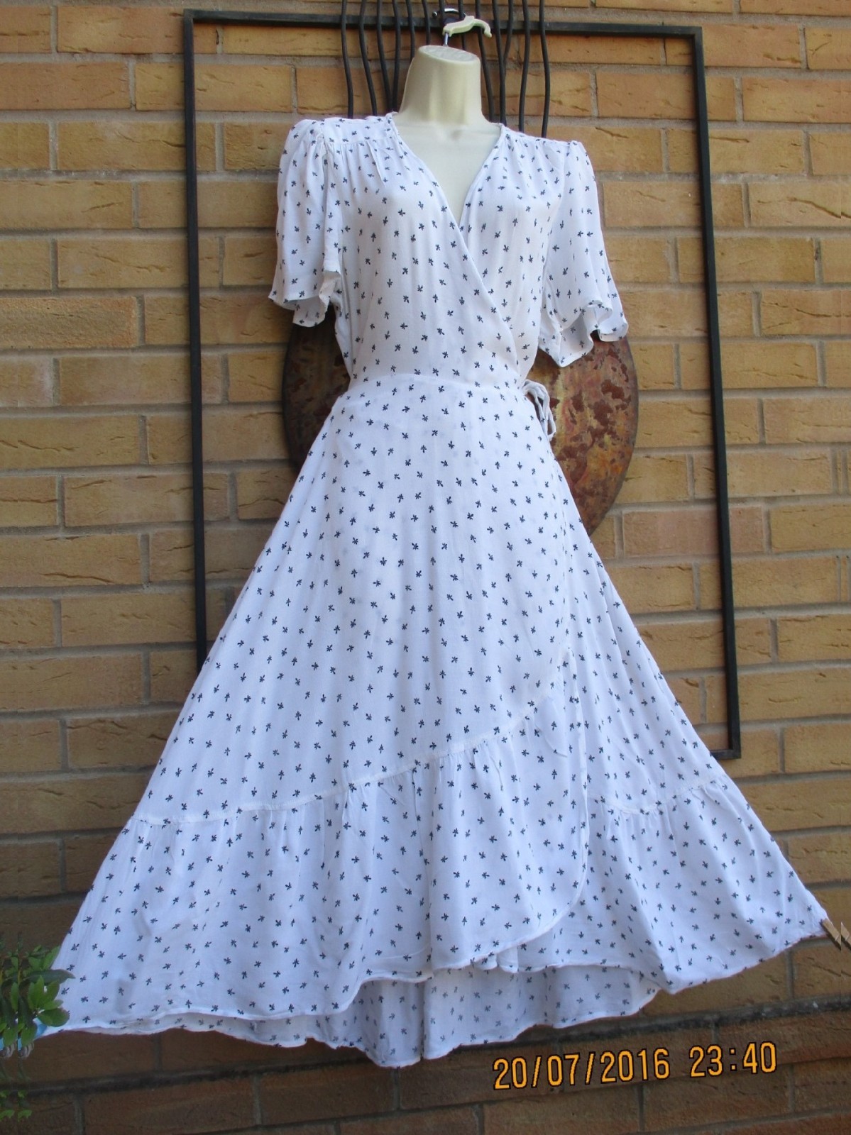 M&S Per Una Size 22 Ivory Ditsy Floral Print Wrap Dress