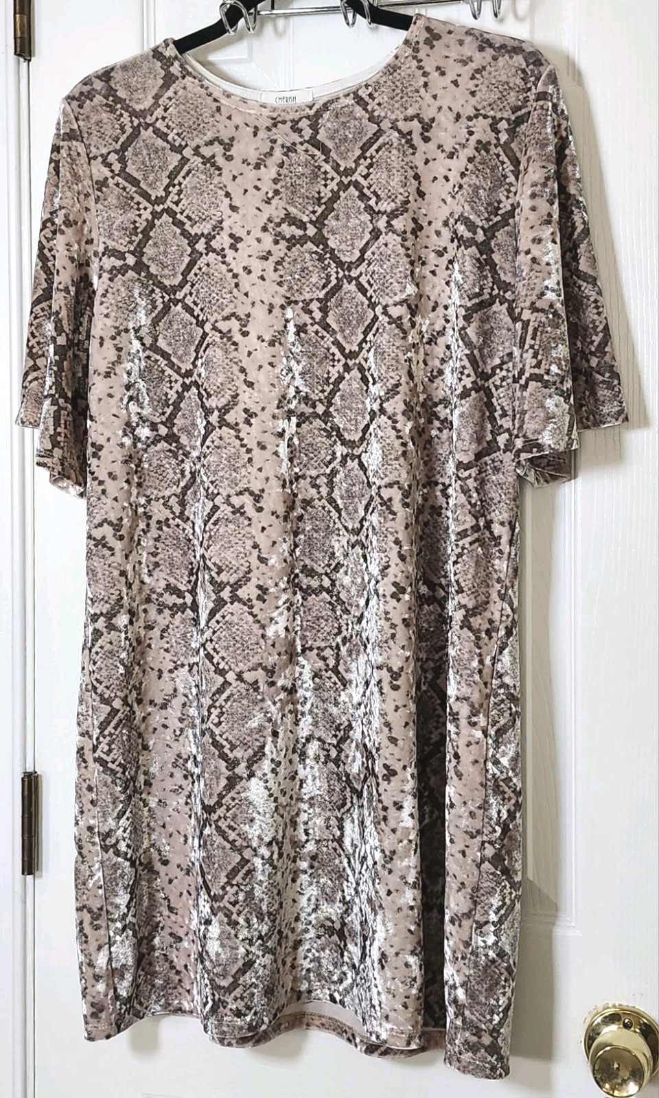 Cherish Short Flutter Sleeves Dress Knee Length Sheath Dress Size L