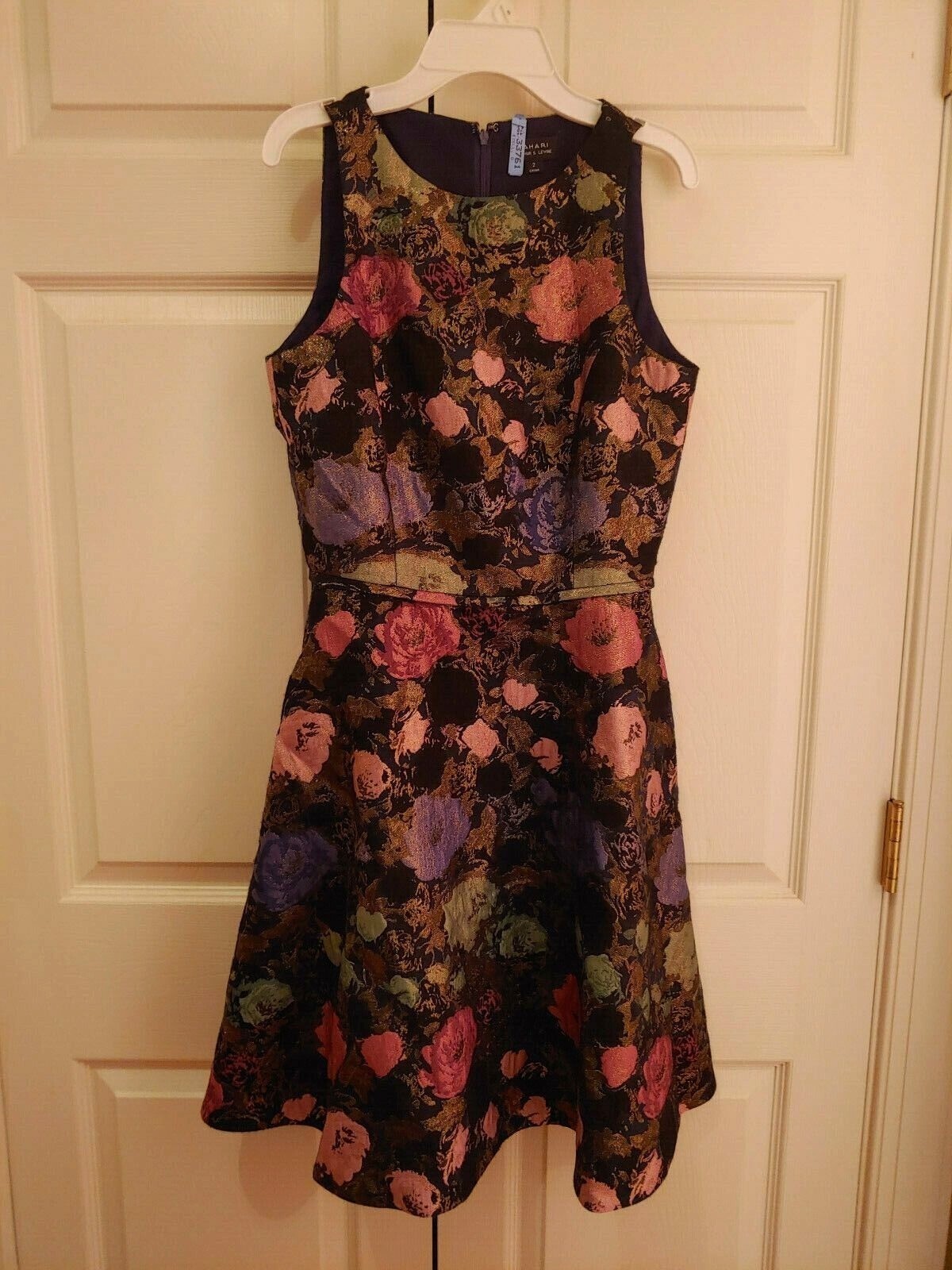 Women Tahari ASL Fit and Flare Black Metallic Flower Sleevless Dress Size 2