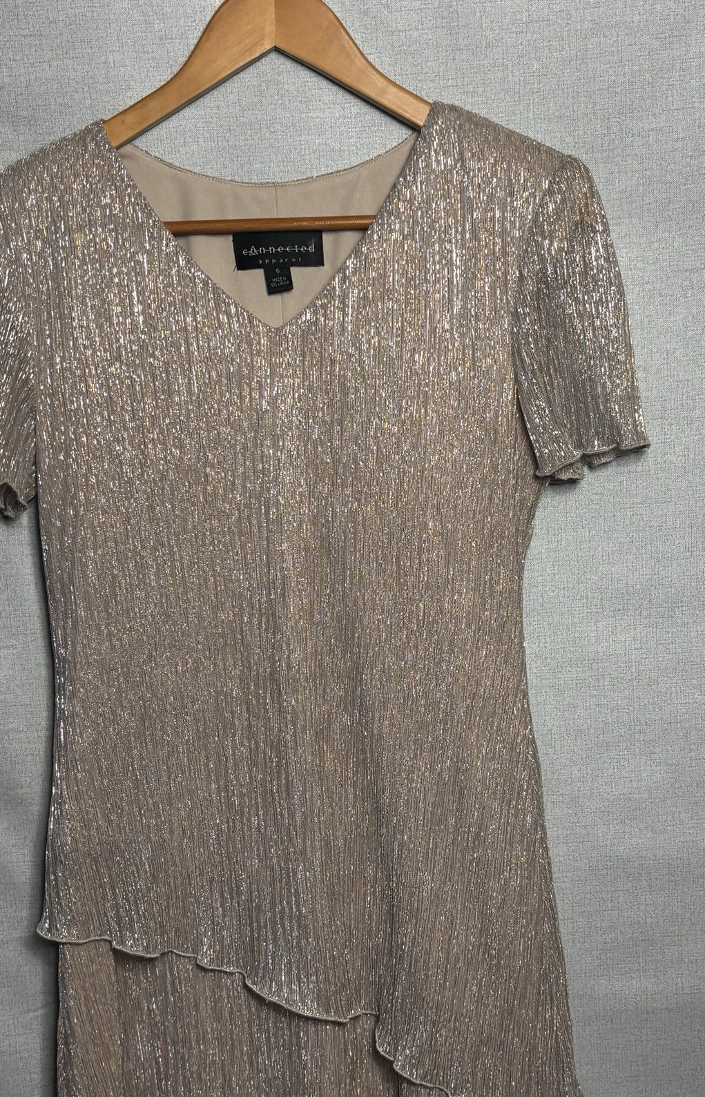 Connected Apparel Metallic Shimmer Overlay Dress Women’s Size 6 Champagne