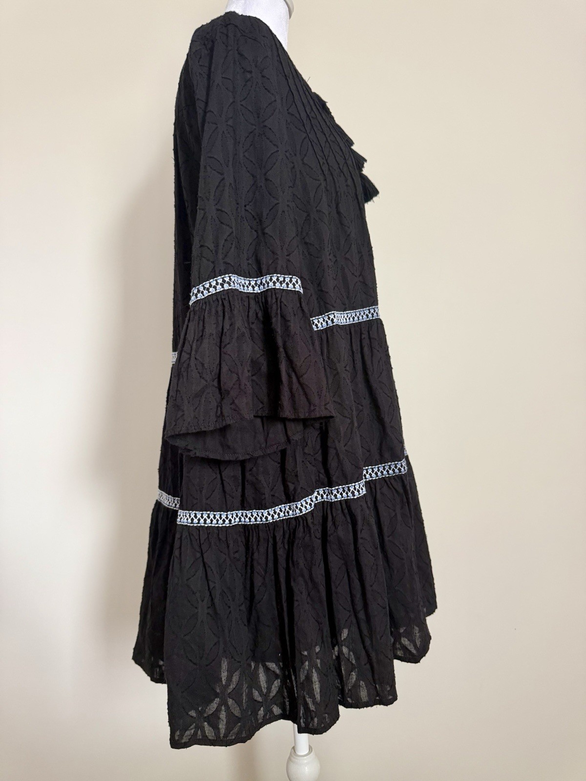 Tommy Bahama Black Solid 100% Cotton V-Neck Tassel A-Line Knee Dress M