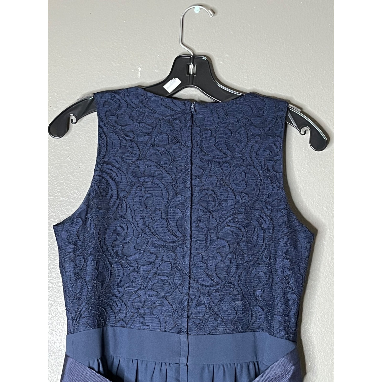 Belle Badgley Mischka Size 8 Navy Sleeveless Lace & Chiffon Evening Prom Dress