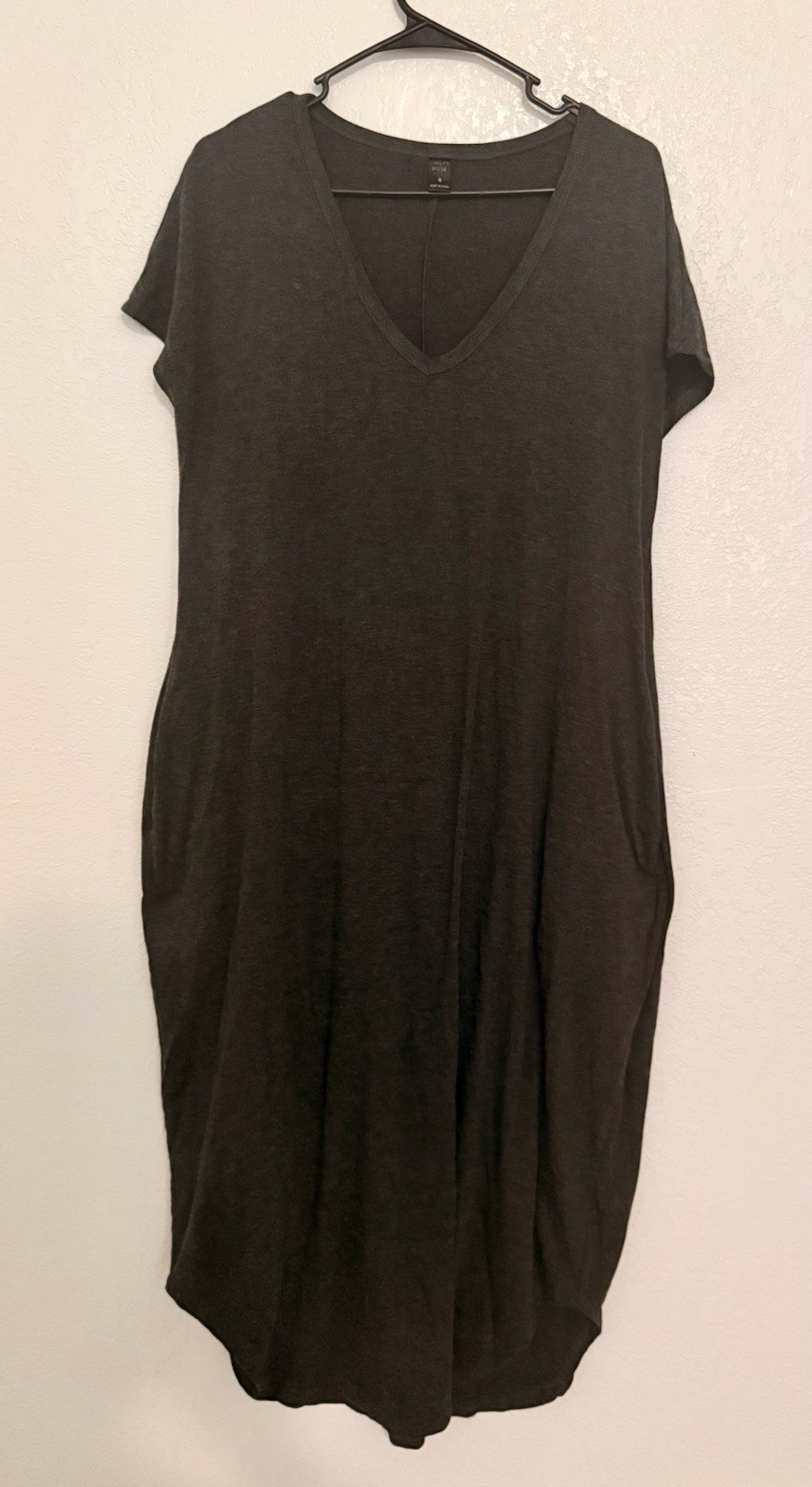 Casual V-neck Dress With Pockets Size Medium Dark Gray