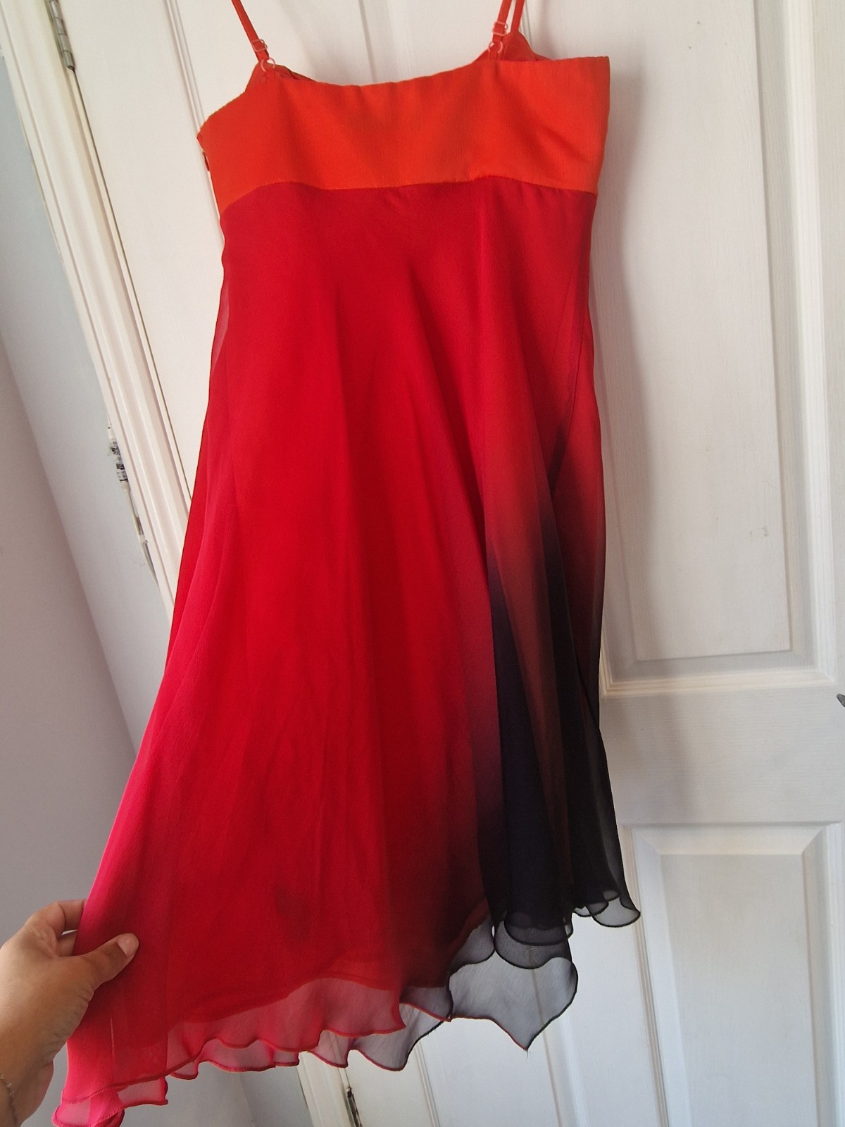 #ladies Debut Knee Length Dress Special Occasion Ombre Red/black. Size 12