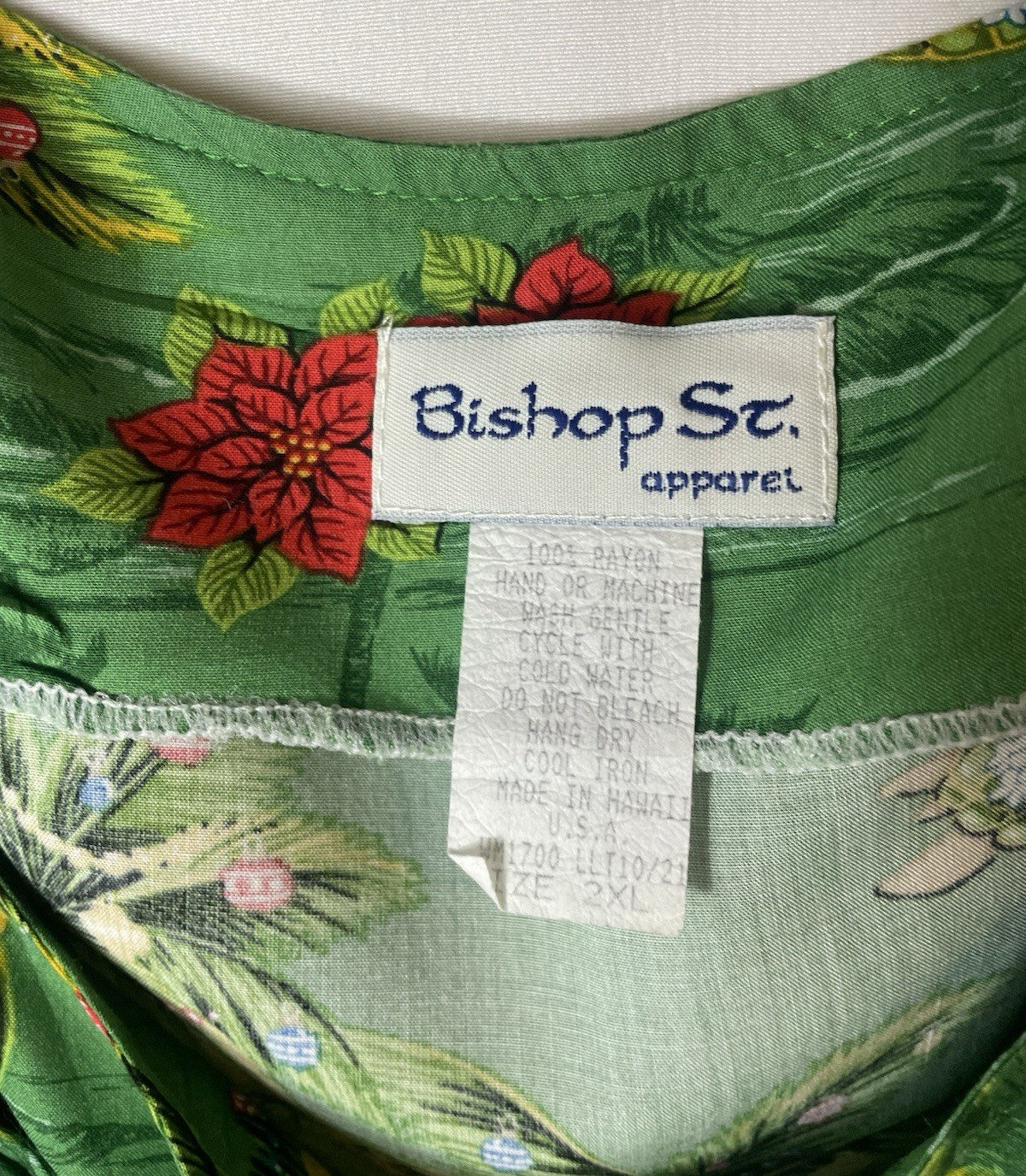 Bishop St Apparel Hawaiian Christmas Dress Women’s 2XL Green Surfing Santa Hawai