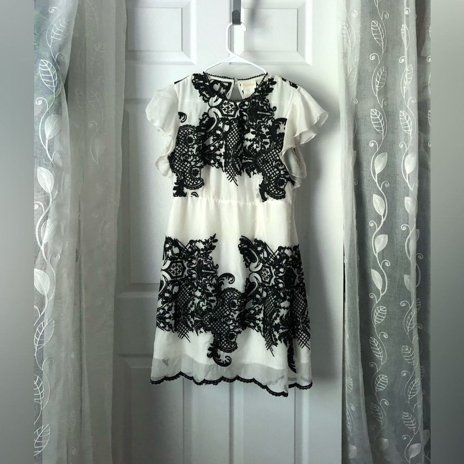 Anthropologie Foxiedox Embroidered lace mini Dress Ruffle xs pit to pit 17.5”