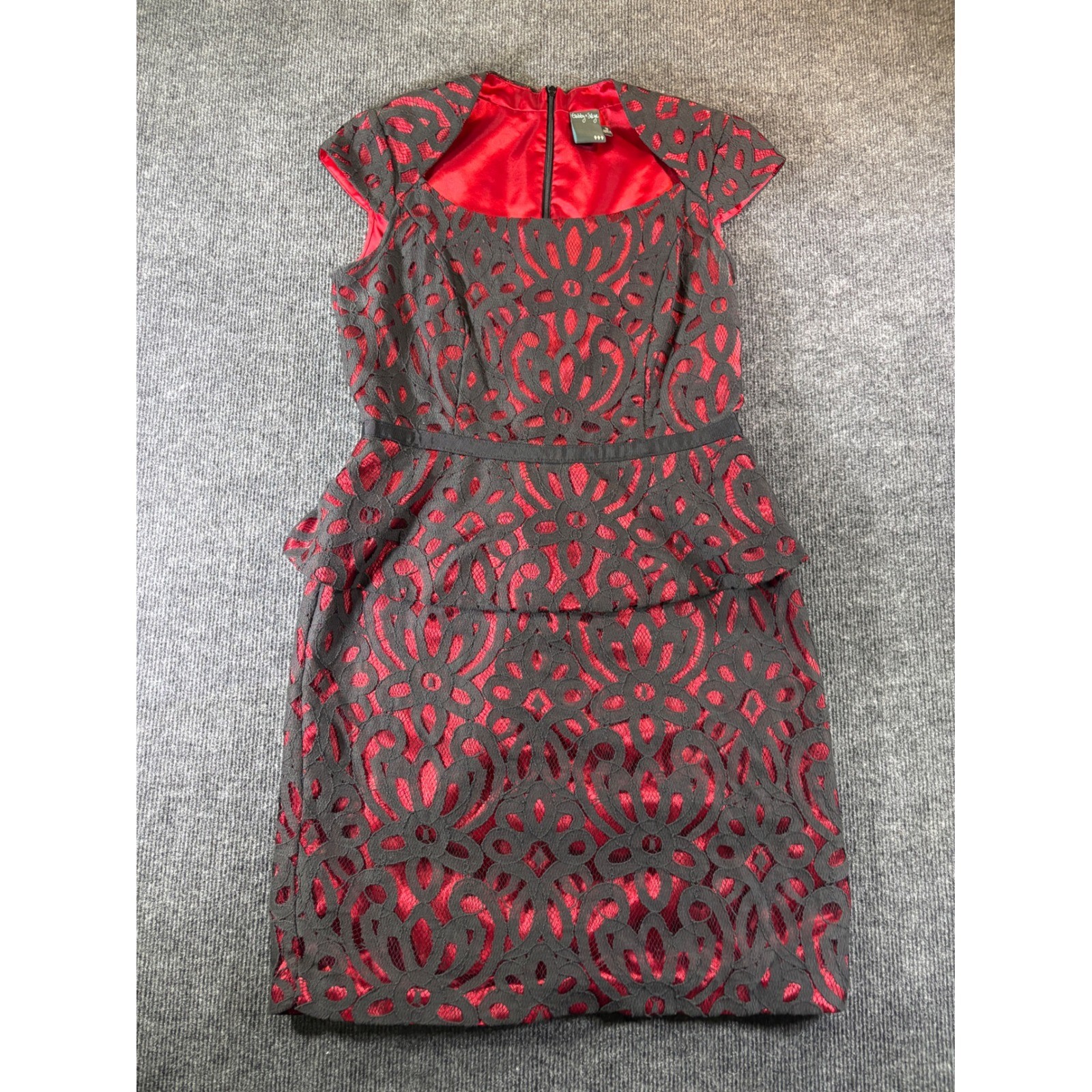 Gabby Skye Black Red Floral Lace Peplum Sheath Dress Size 10 Square Neck Cap Slv