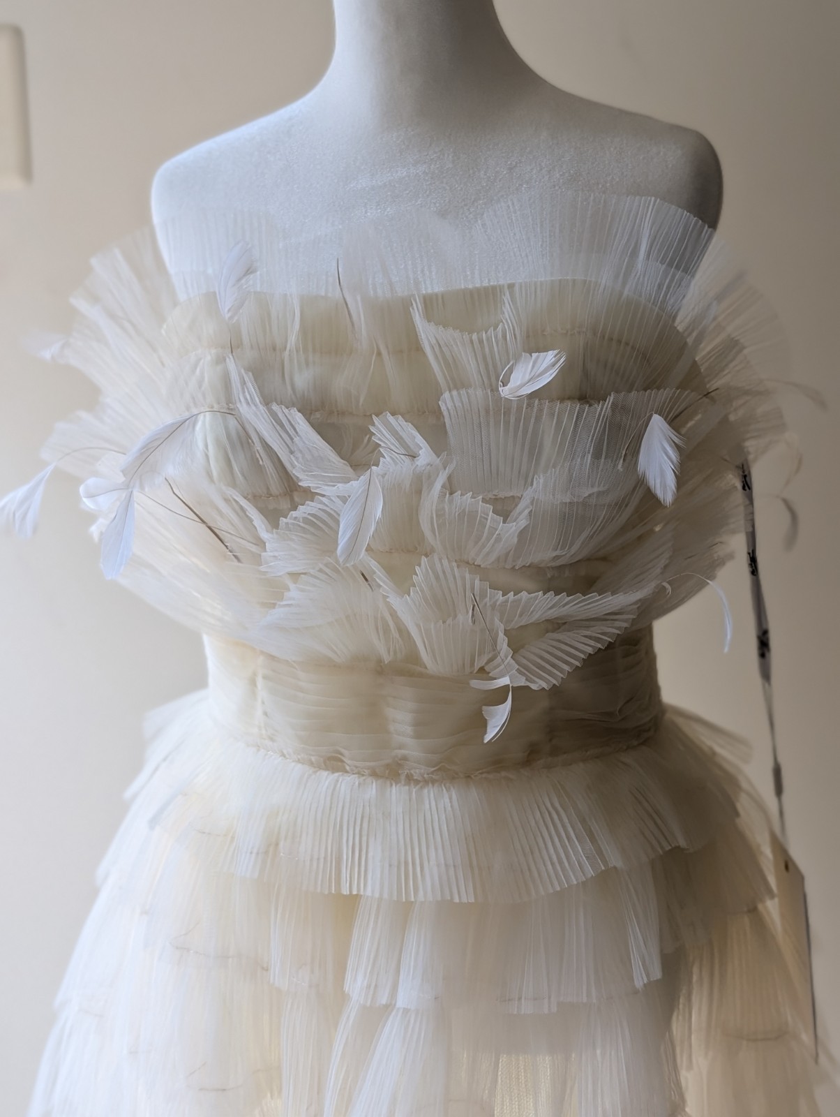 Mac Duggal Ivory Strapless Feather Layered Tulle Mini Dress Lined Zip Size 8