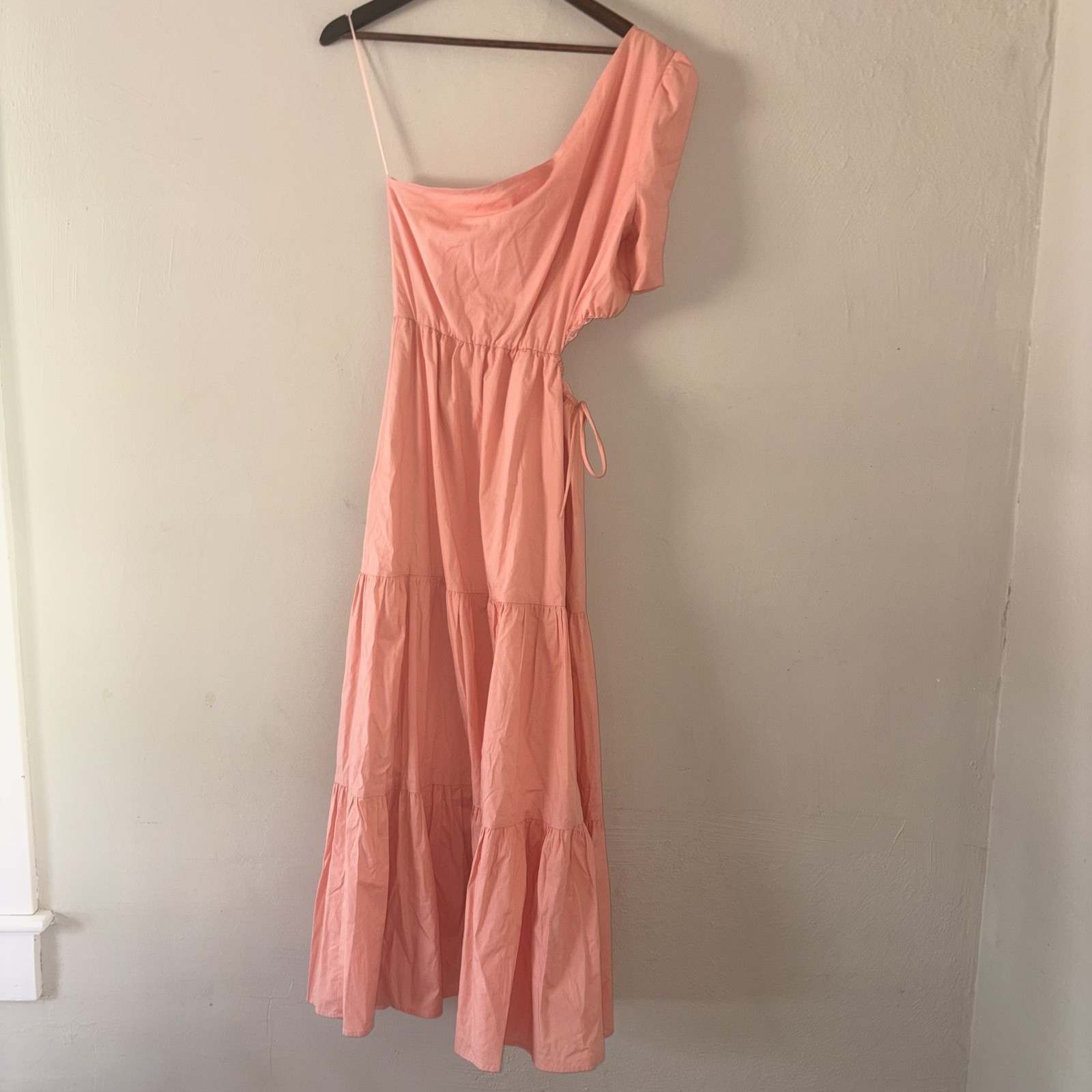 WAYF One-Shoulder Tiered Maxi Dress – Peach Cutout Waist – Size Medium – NWT