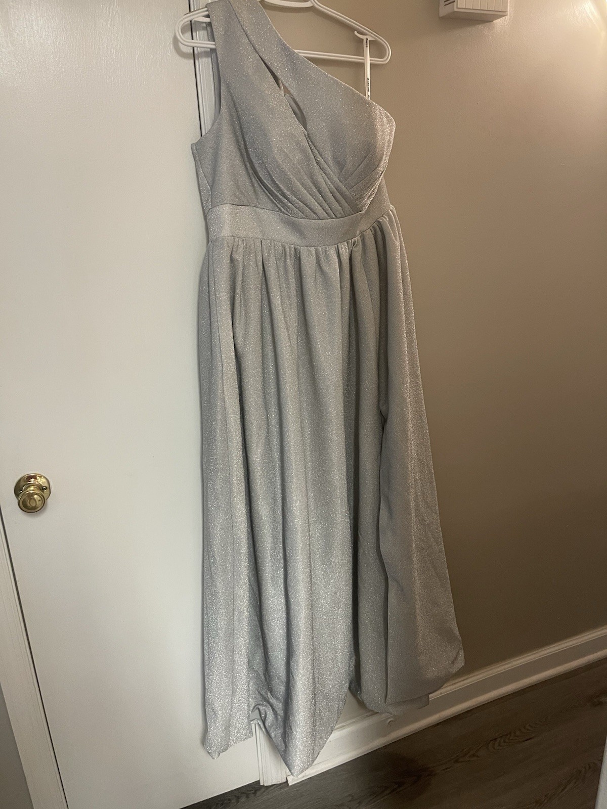 VNAIX Silver Glitter Satin V-Neck Sleeveless Long Gown Formal Dress 16