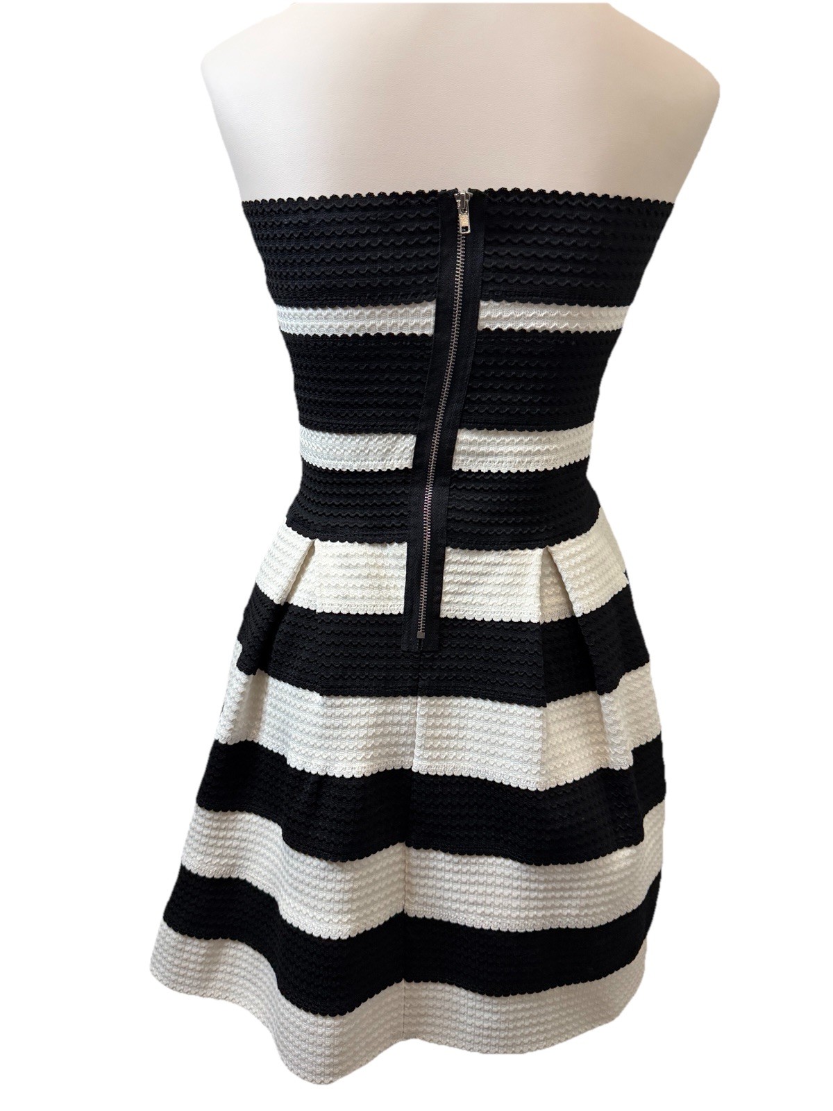 Alythea Black and White Strapless Mini Dress Size Large Bandage Dress Stretchy