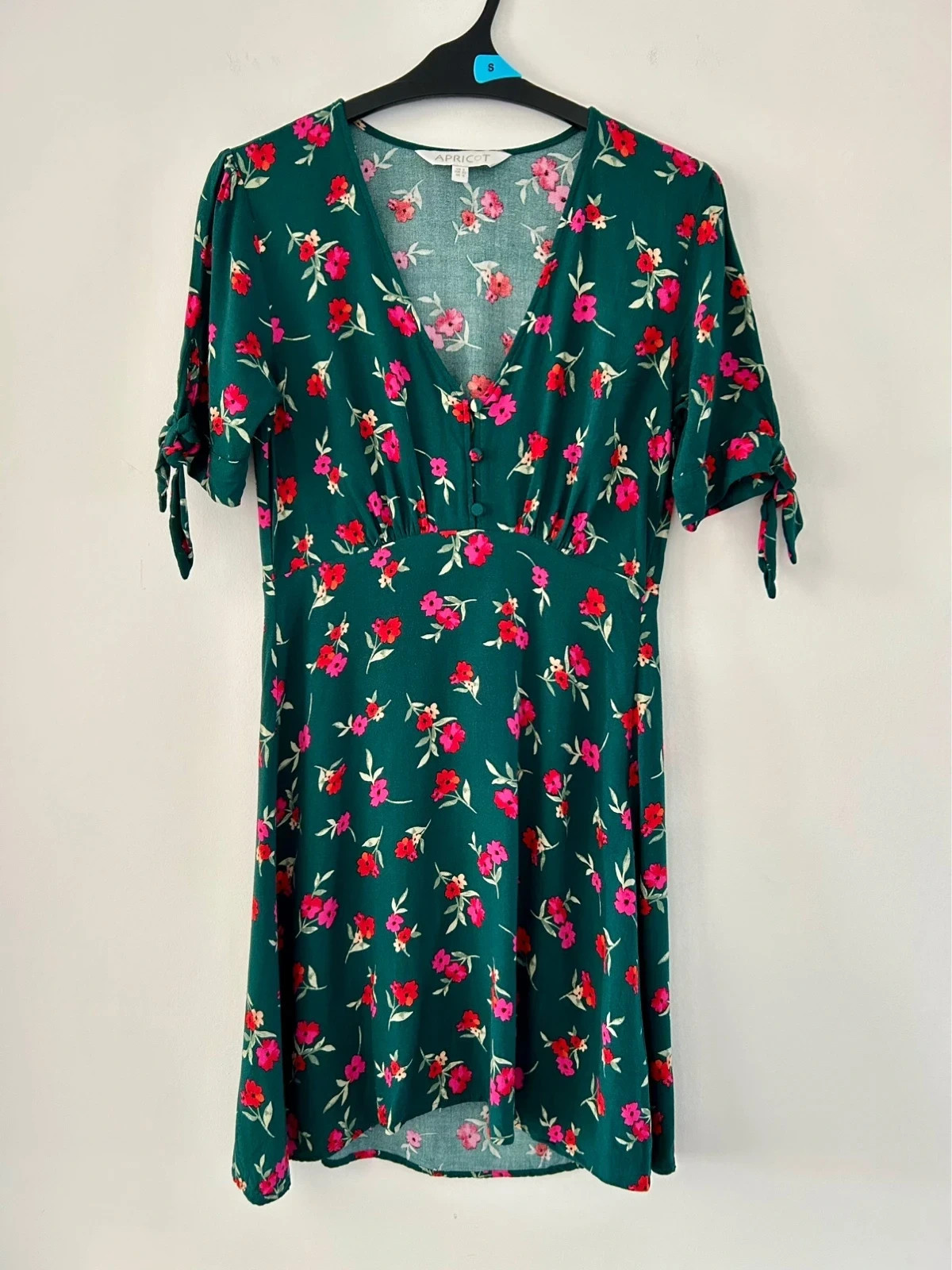 Women’s Apricot Dress Size 8 Green Floral Short Sleeve Feminine Boho Tea Dress