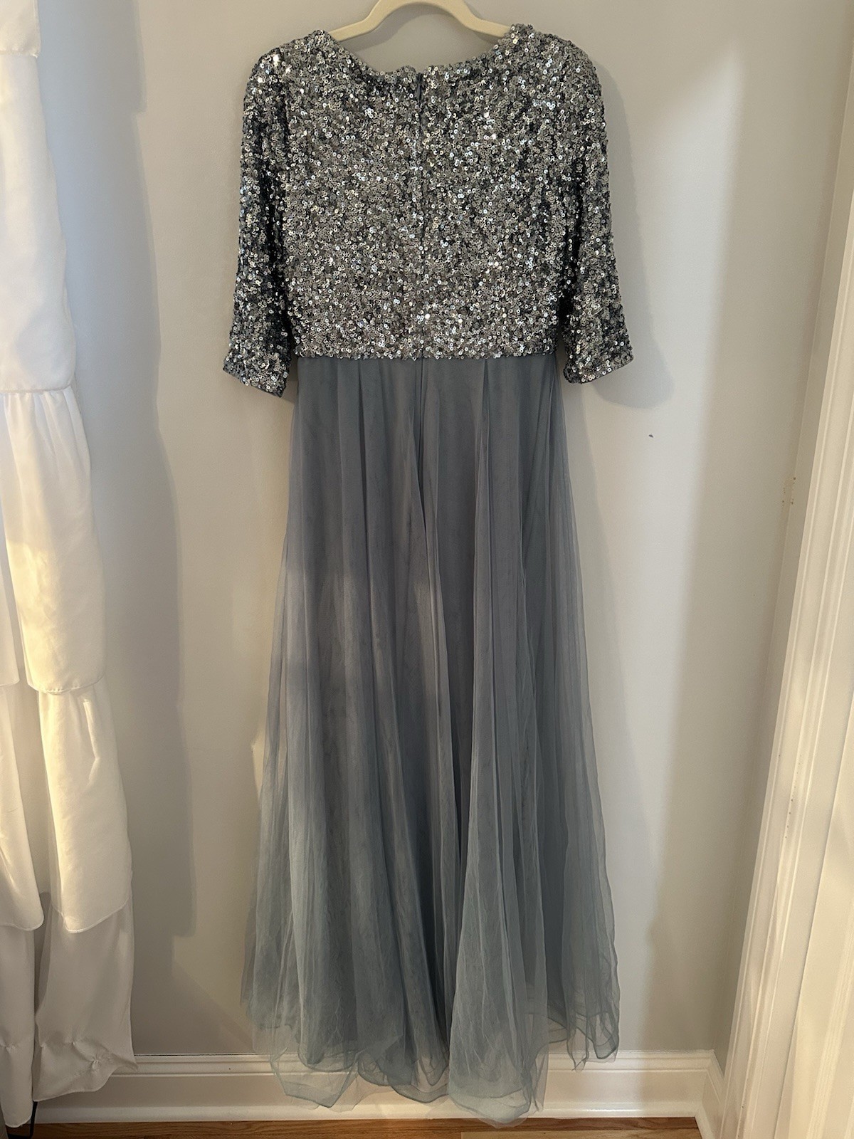 XUIBOL NWT Elegant Formal Dress Size L