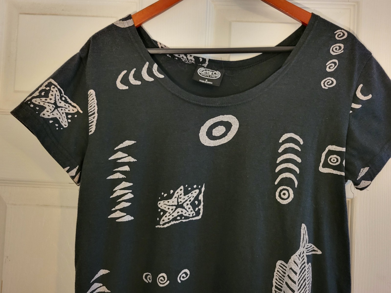 Exist Black Mini Dress with Grey Fish & Abstract Print Good Small Beach Coverup