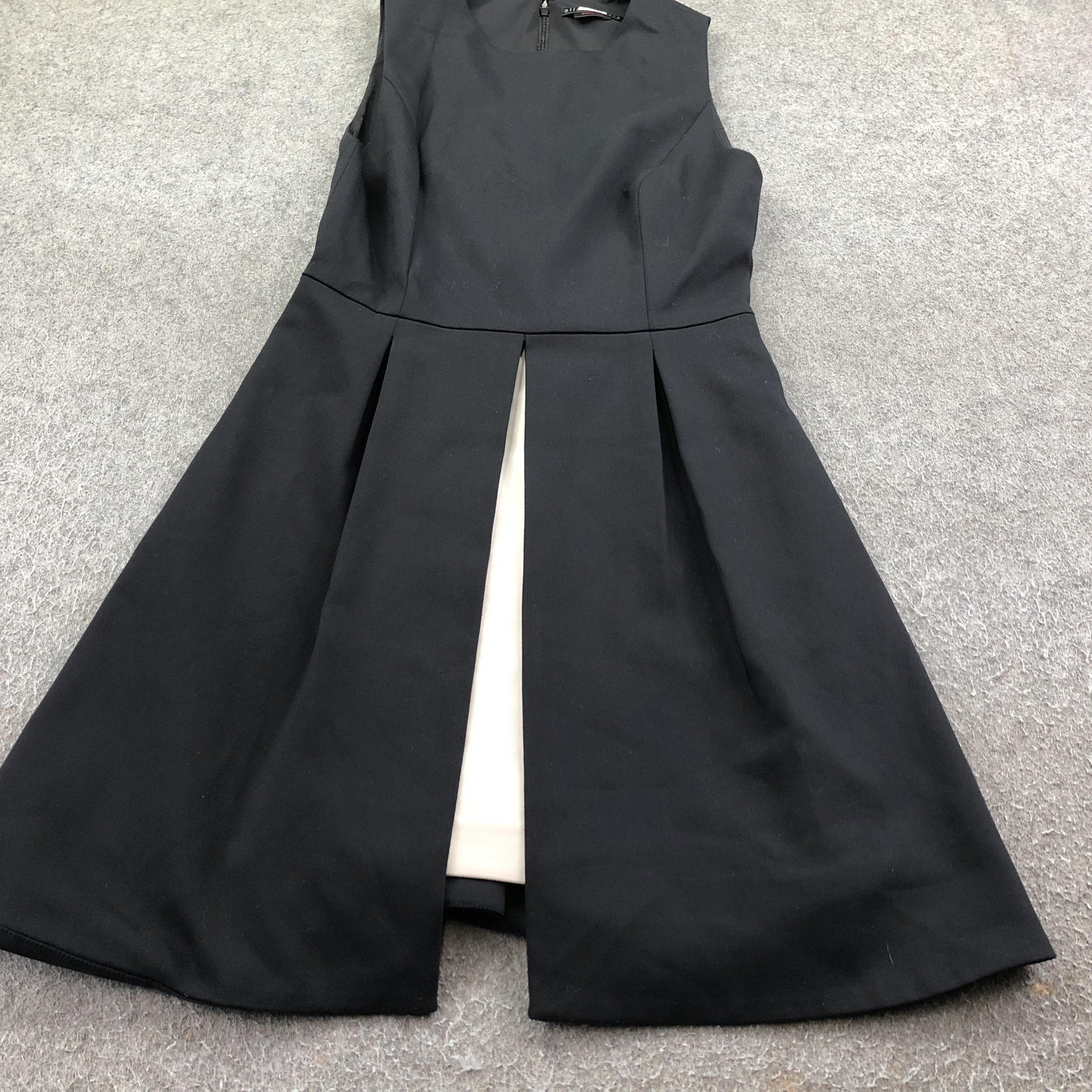 Alice + Olivia Dress Womens Small Black Pleated Fit Flare Sleeveless Office Work