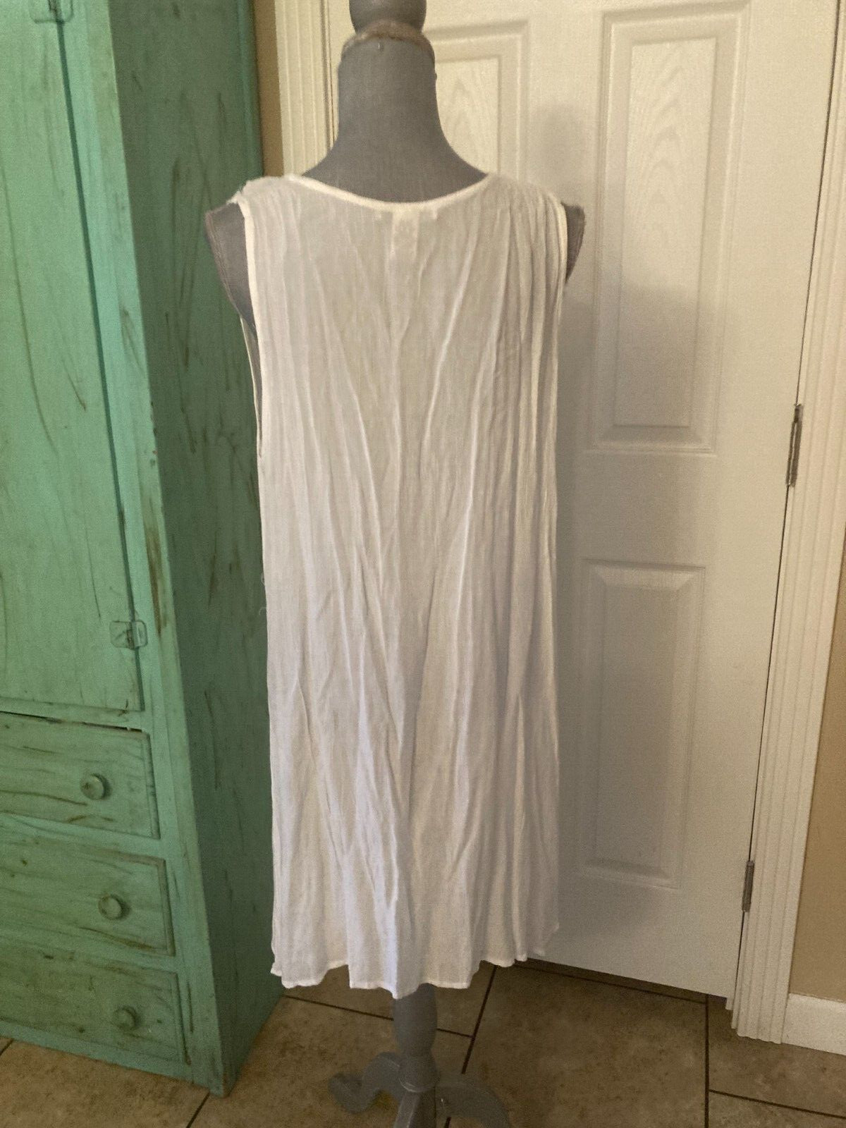 CUTE OPTIONS, SLEEVELESS, WHITE, EMBROIDERED, IRREGULAR HEMLINE, V-NECK DRESS, M
