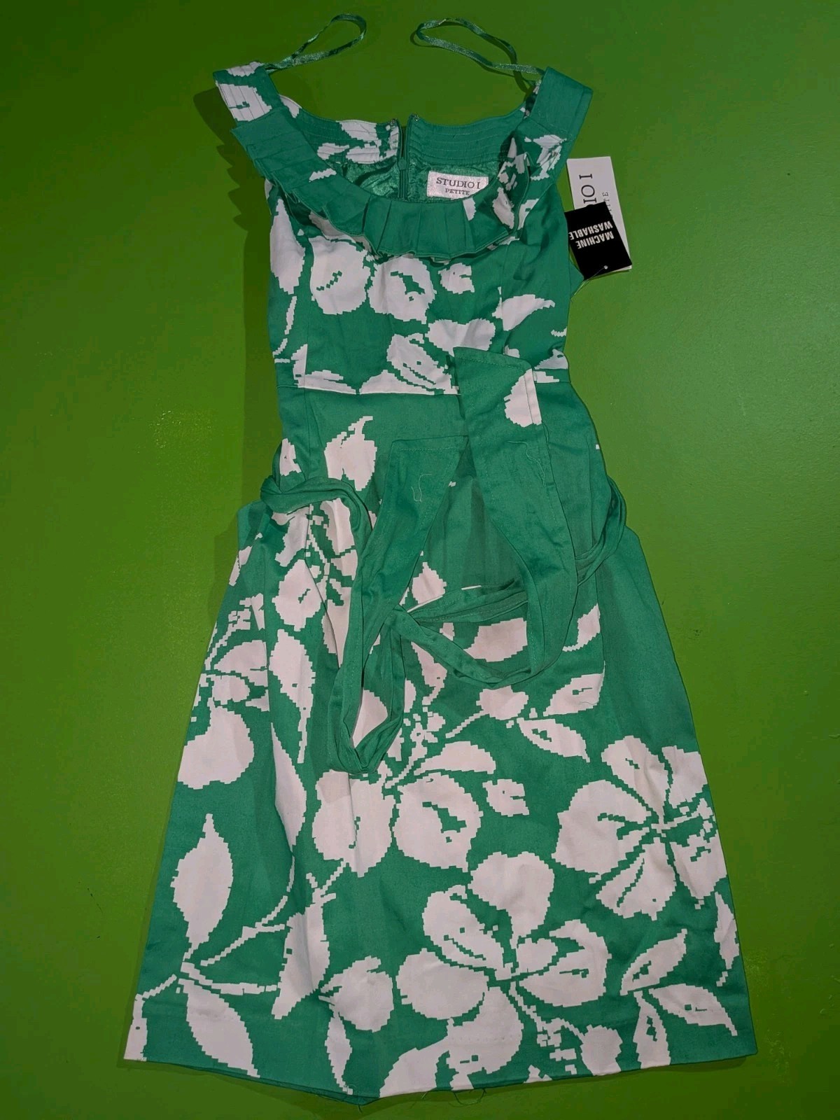 Studio I Green Pear Floral Sleeveless Sundress Size 8P NWT