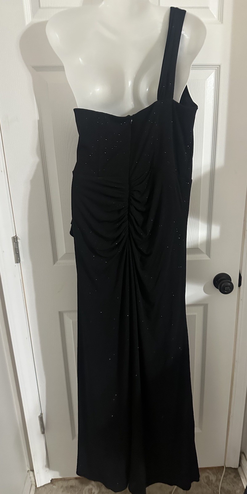 Xscape Black One Shoulder Sweetheart Ruched Beaded evening Dress size 12.