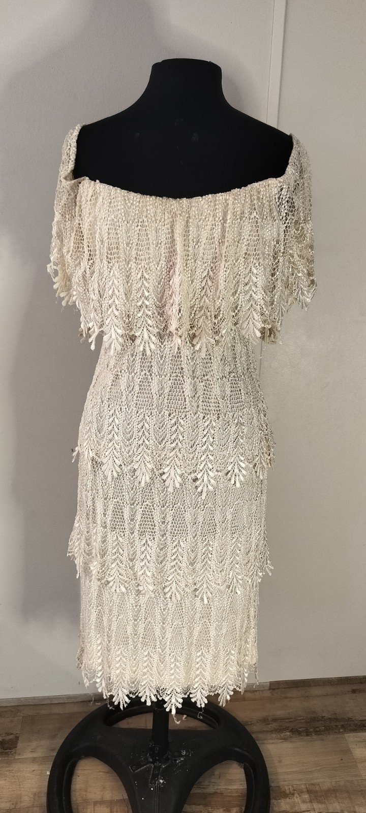 Lee Jordan New York Ivory Lace Off Shoulder Beaded Fringe Lined Sheath 8
