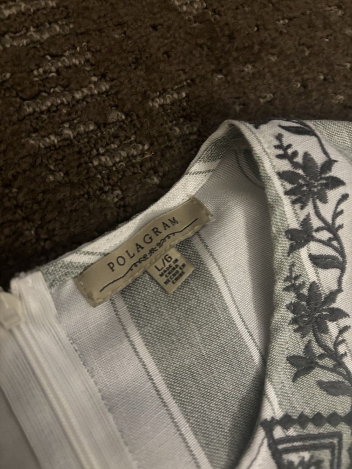 Polagram White/Gray Striped Embroidered V-Neck Short Sleeve Dress L/G Zip
