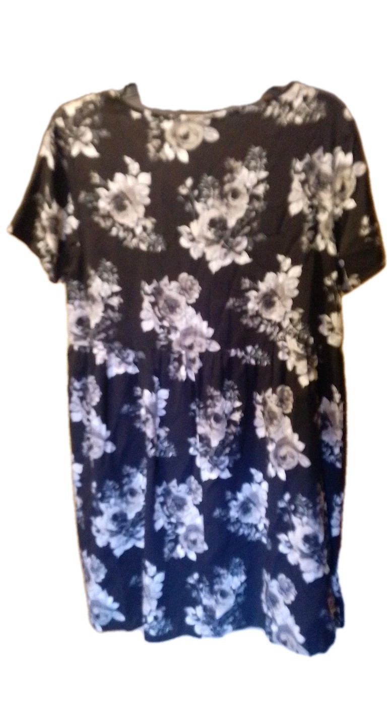 Sexy NWT New FOREVER 21 Black White Rose Print Short Dress Large With Buttons