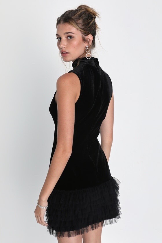 NWT Lulus Lavish Objective Black Velvet Mock Neck Ruffled Mini Dress Size M