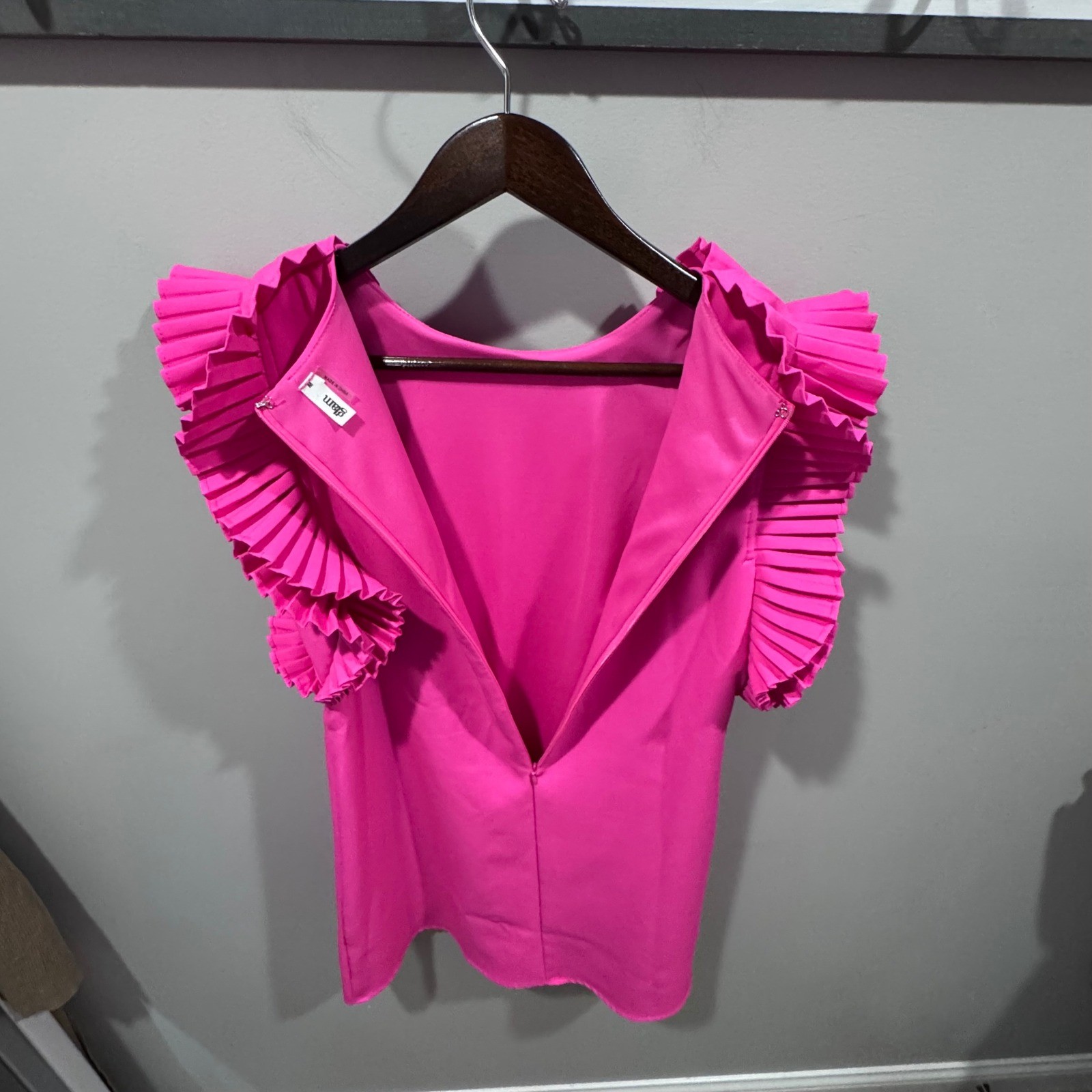 GLAM Ruffle Sleeve Mini Dress Womens Medium Hot Pink EUC Pleated Shift Lined