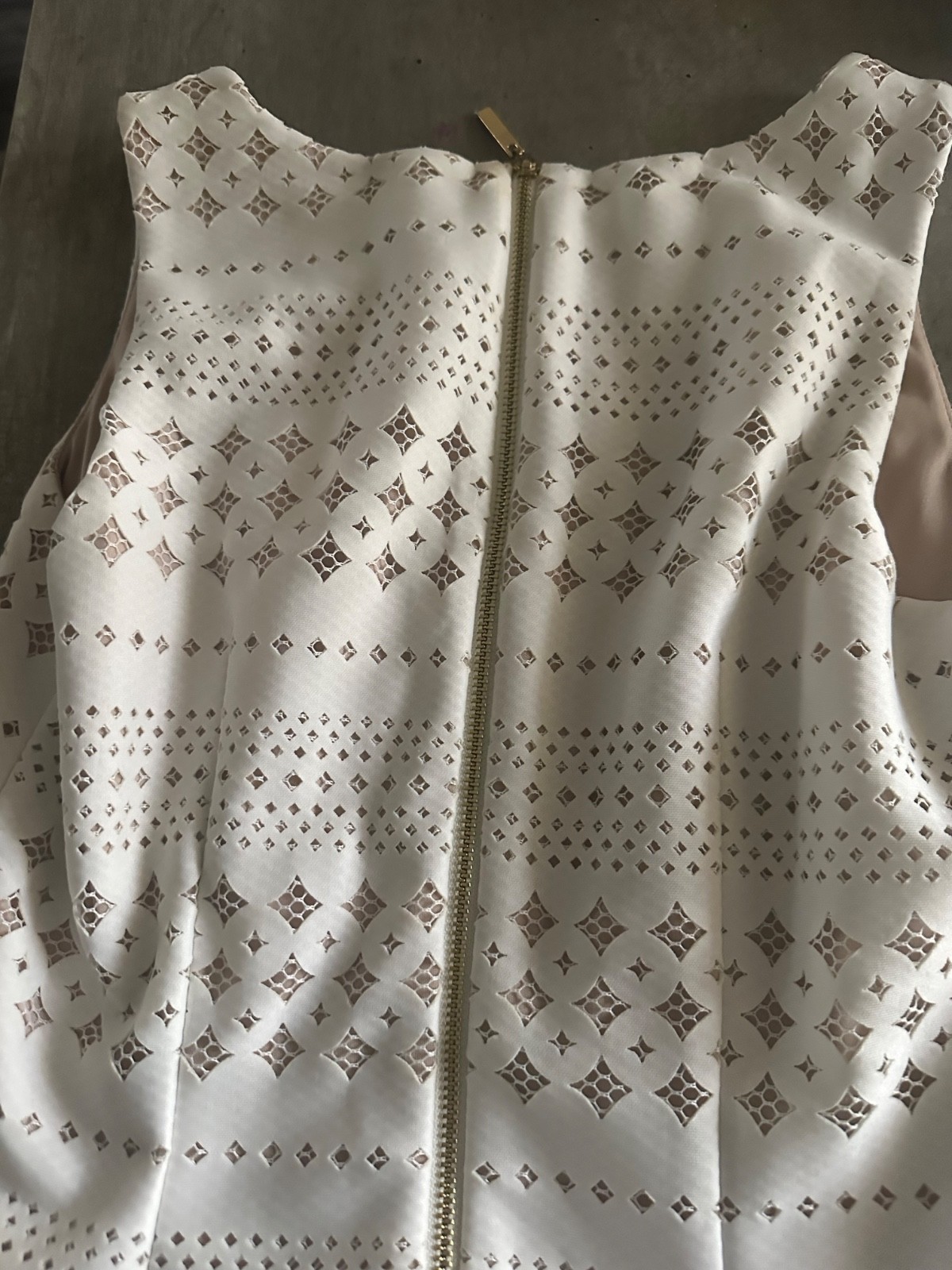 NWT Johnson & Murphy Ivory Laser Cut Dress Size 2