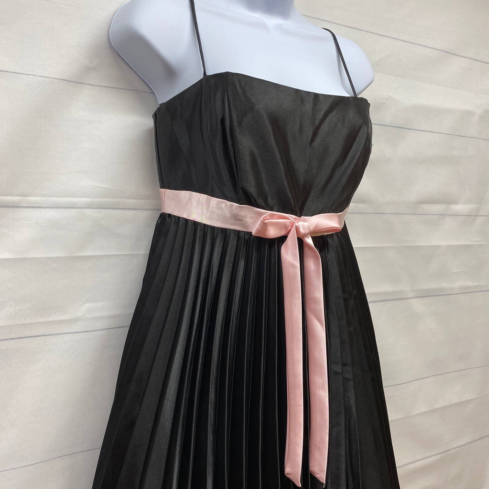 Vtg Jessica McClintock for Gunne Sax Black Pink Pleated Satin Cocktail Dress XS