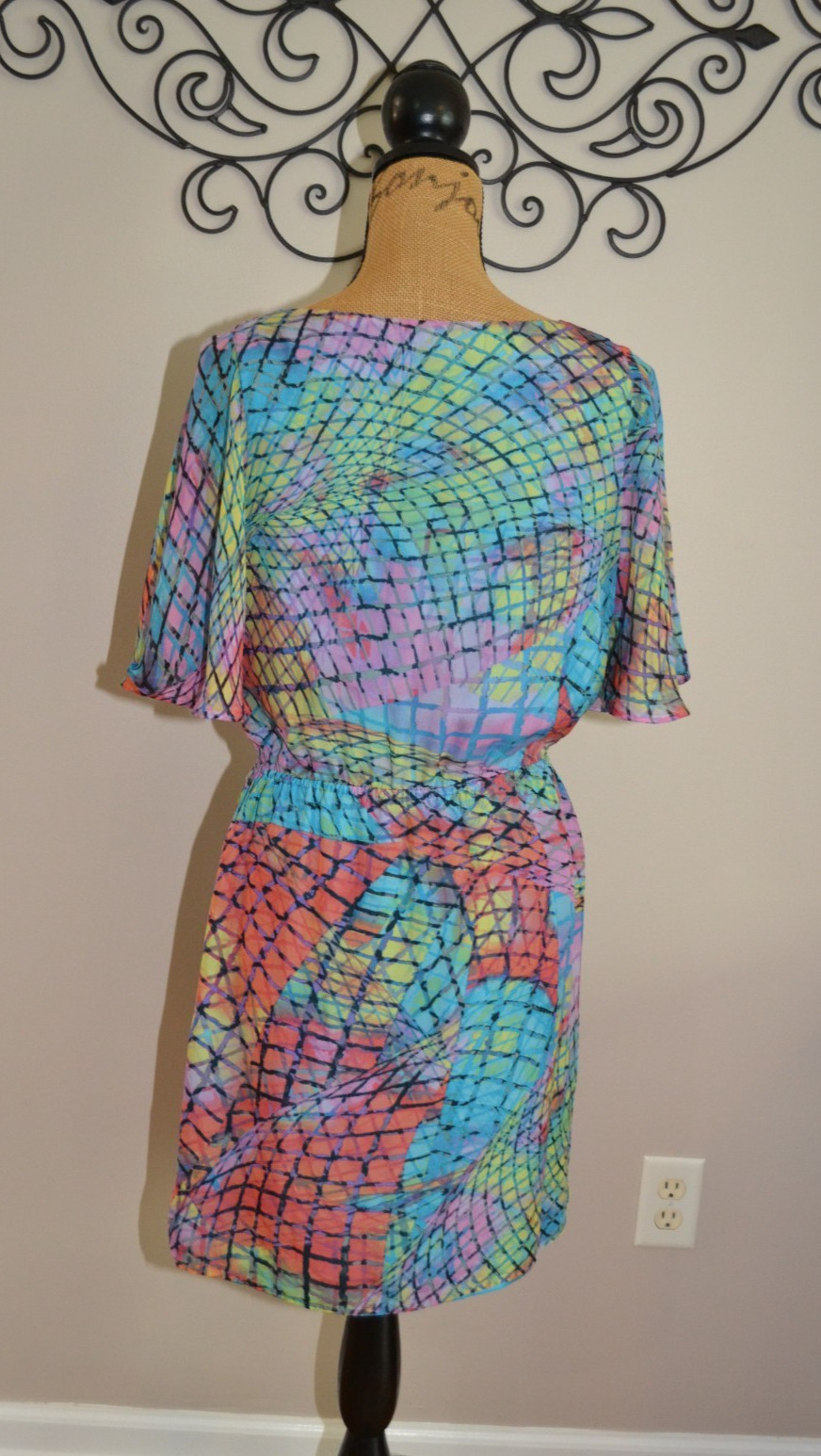 Presley Skye Mosaic Tile Print Faux Wrap Flutter Sleeve Colorful Silk Dress sz M