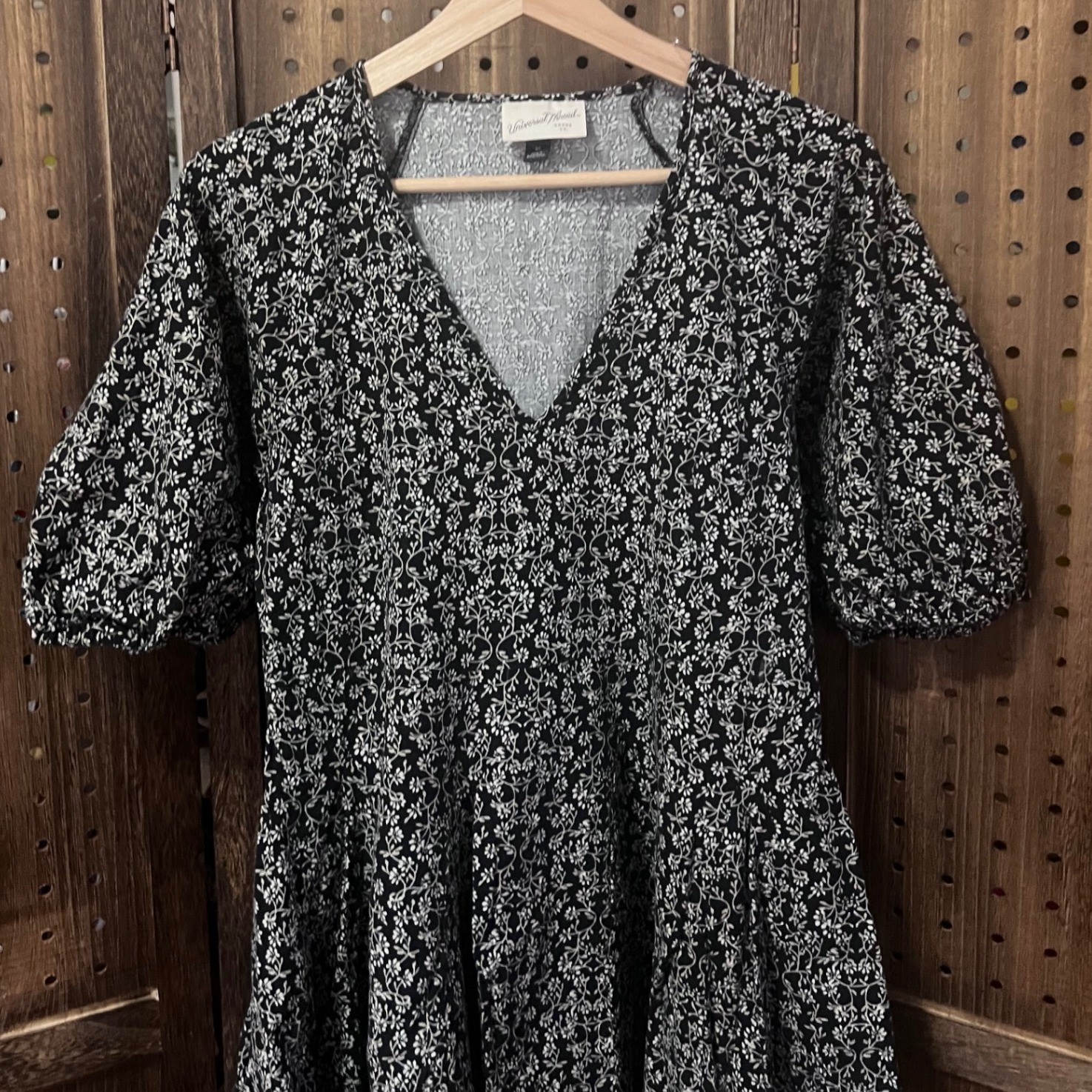 Universal Thread Linen-like Black White V Neck Dress Floral Size XS cottagecore
