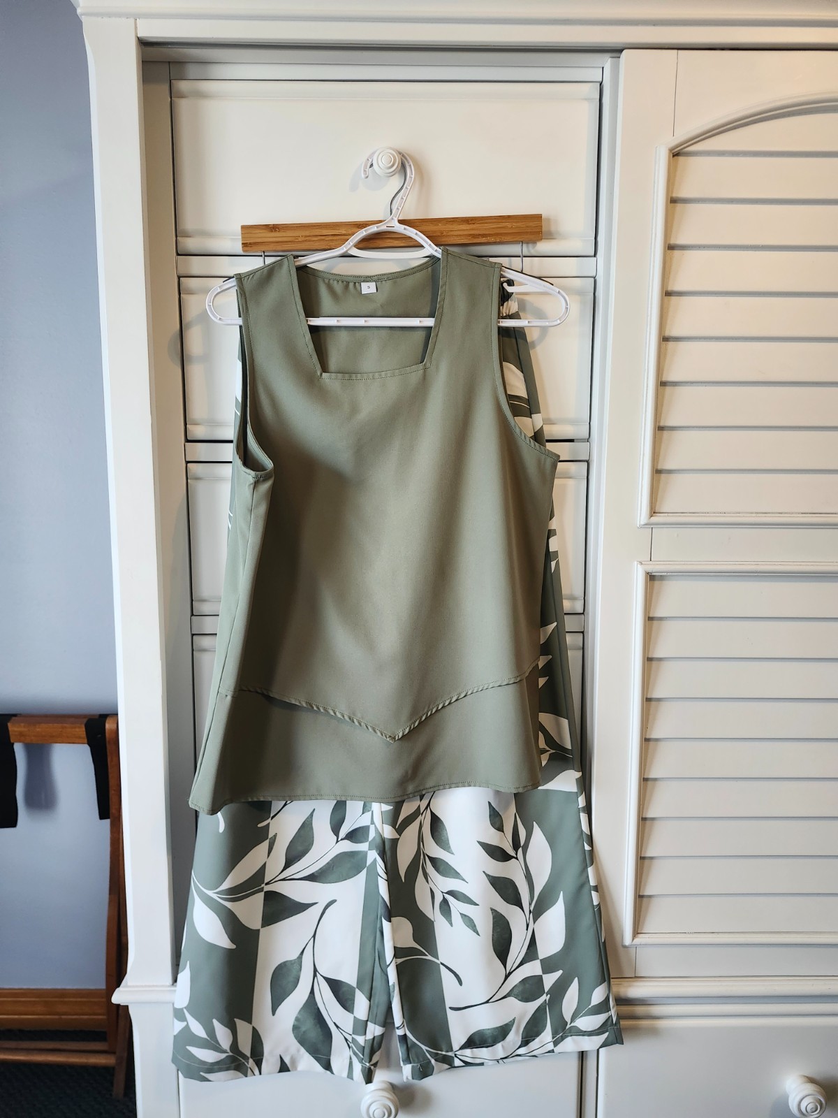 New Never Worn Green Pant Set with Top Size Small