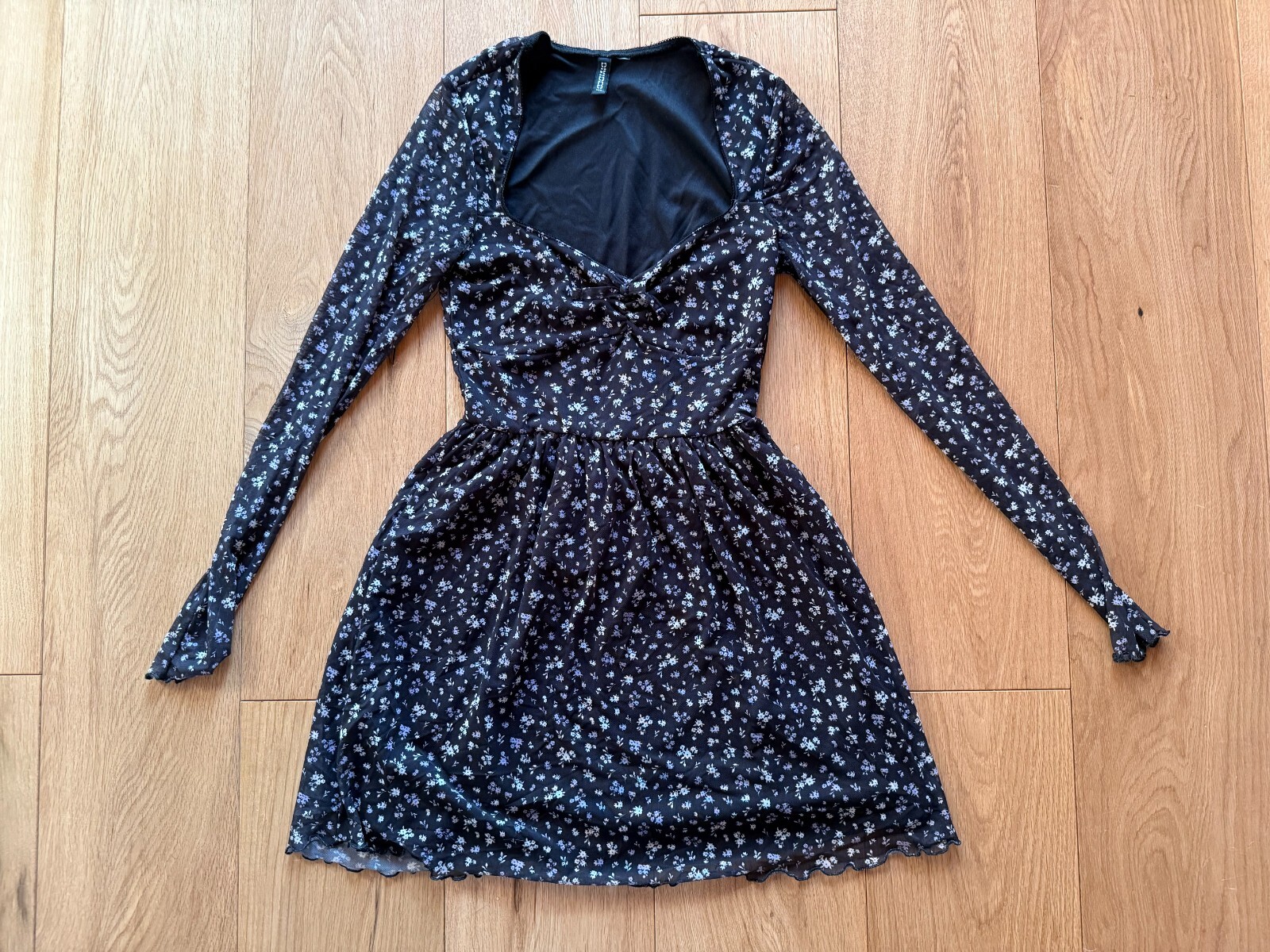 Adorable floaty floral mesh dress! XS